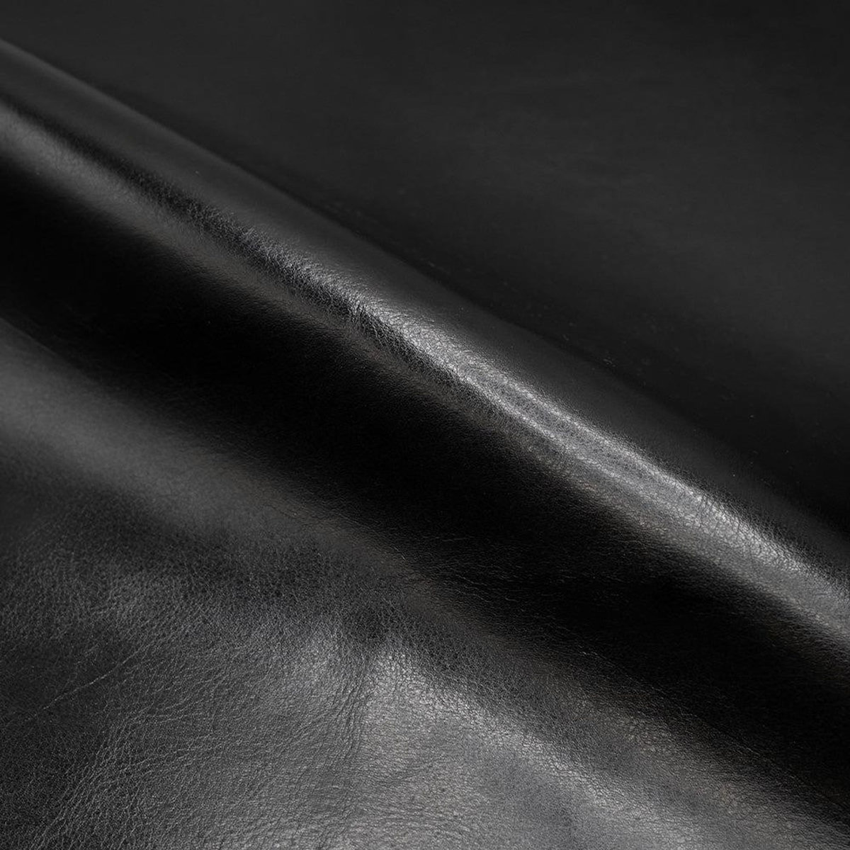 Rendez vous déco Fauteuil noir en croute de cuir enduite-Club