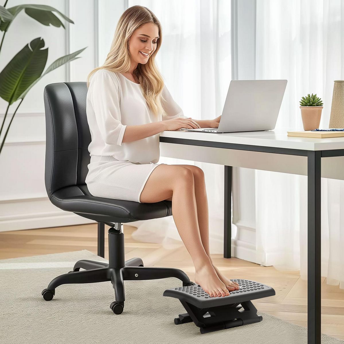 HOMCOM Repose-pied ergonomique de bureau réglable - angle et hauteur ajustables - ABS gris noir