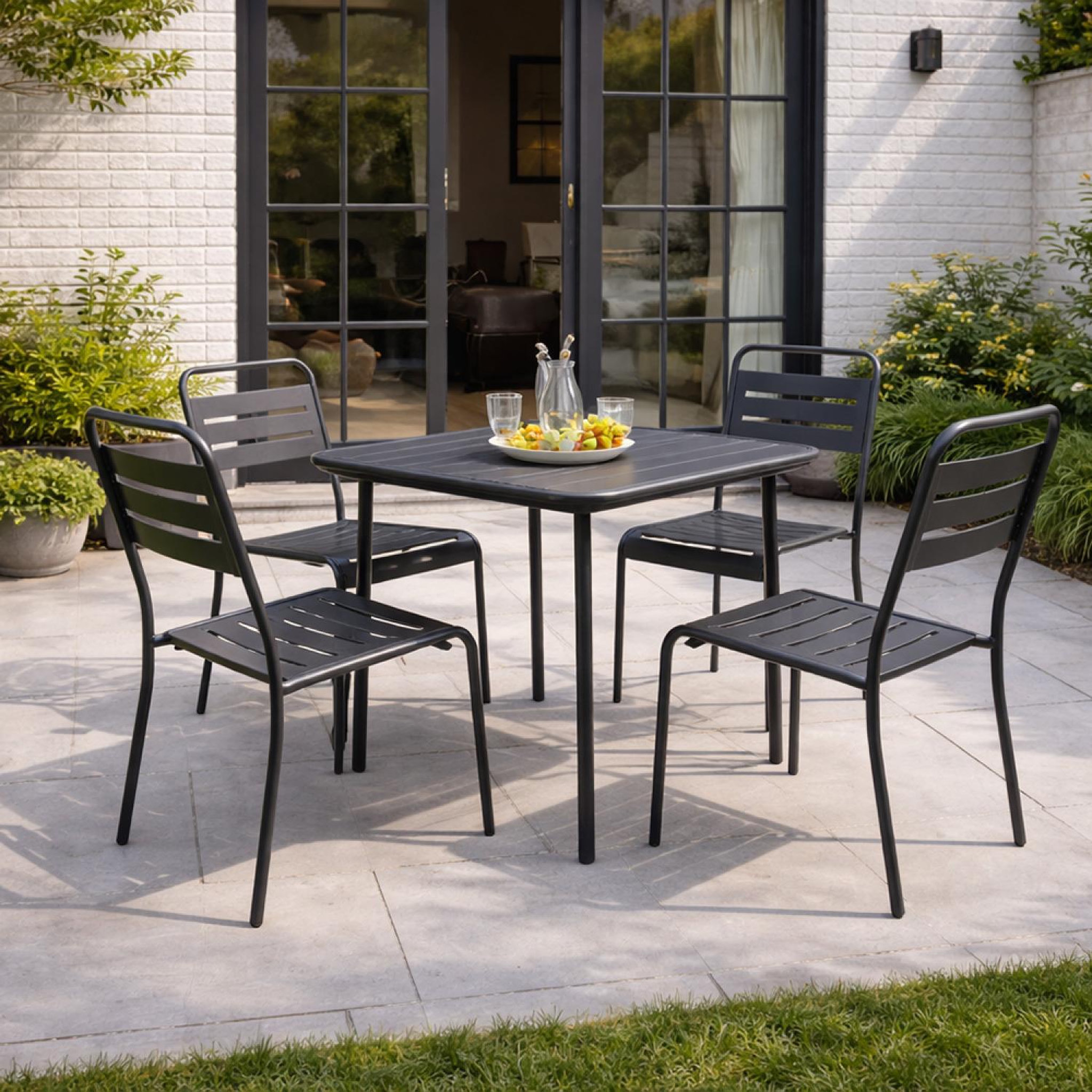 Voir la diapositive 5 : CONCEPT USINE Ensemble table de jardin carrée 70cm et 4 chaises bergame