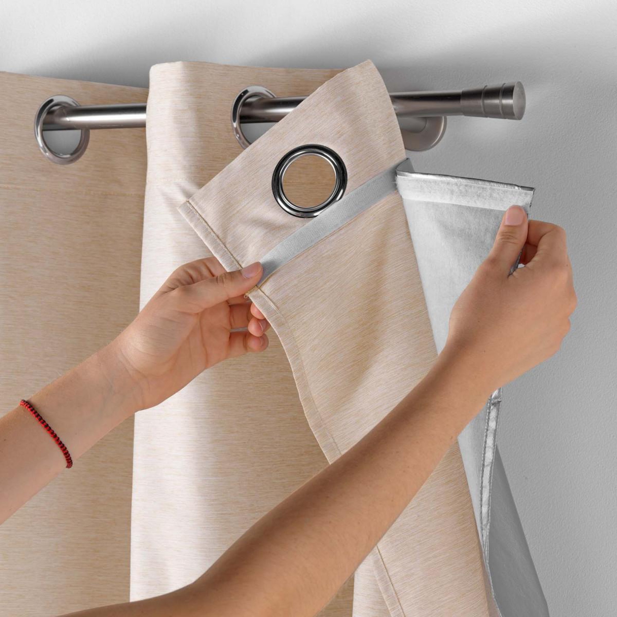 Voir la diapositive 4 : Douceur d'Intérieur Rideau occultant thermique  coverline  140x260cm beige