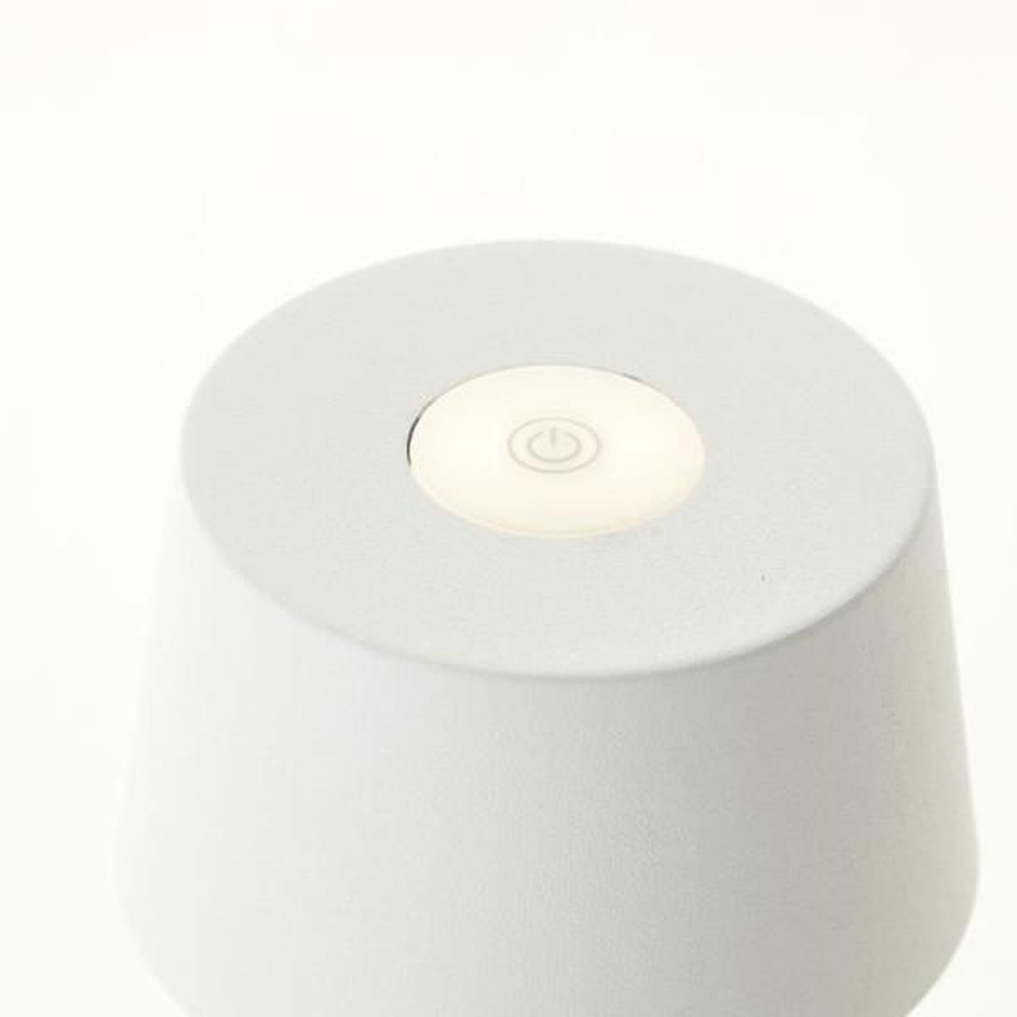 Voir la diapositive 6 : BRILLIANT Lampe a poser - BRILLANT - JONA - LED 2W - Métal - IP44 - Blanc