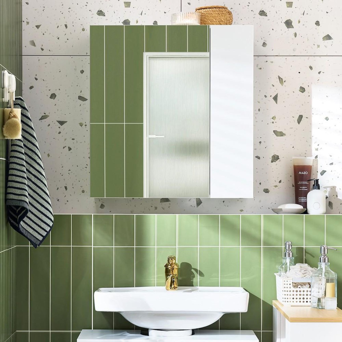 SOBUY SoBuy - Meuble Mural Suspendu à deux portes - Blanc - 57x14x61cm - Minimaliste - BZR184-W