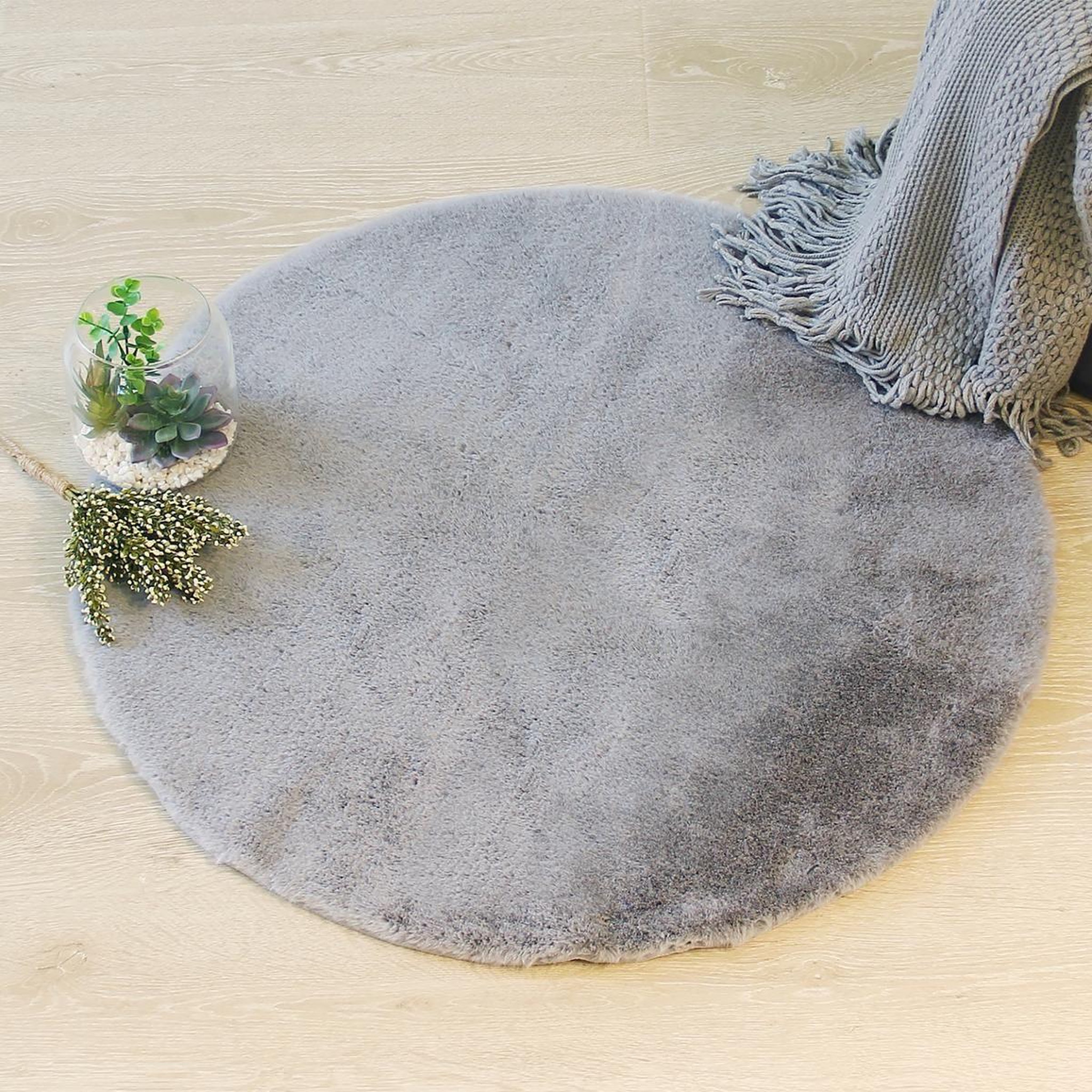 Voir la diapositive 3 : ATMOSPHERA Tapis rond imitation fourrure  doucea  80cm gris