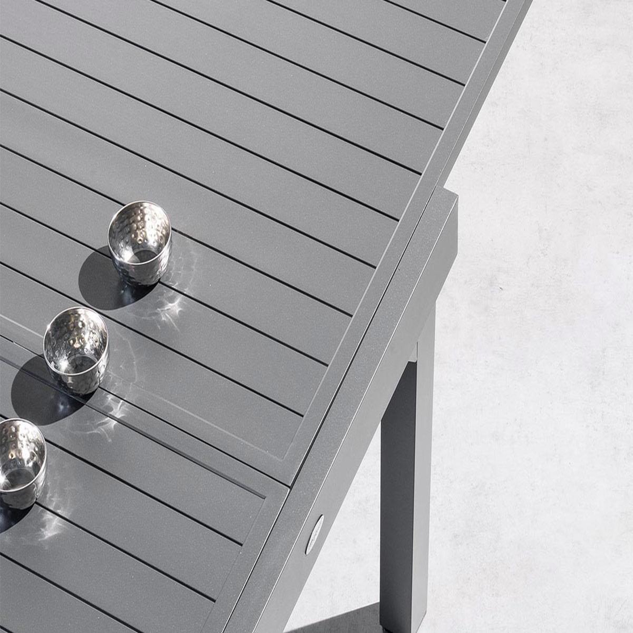 Voir la diapositive 6 : HESPERIDE Table extensible carrée alu Piazza 4/8 places Graphite - Hespéride
