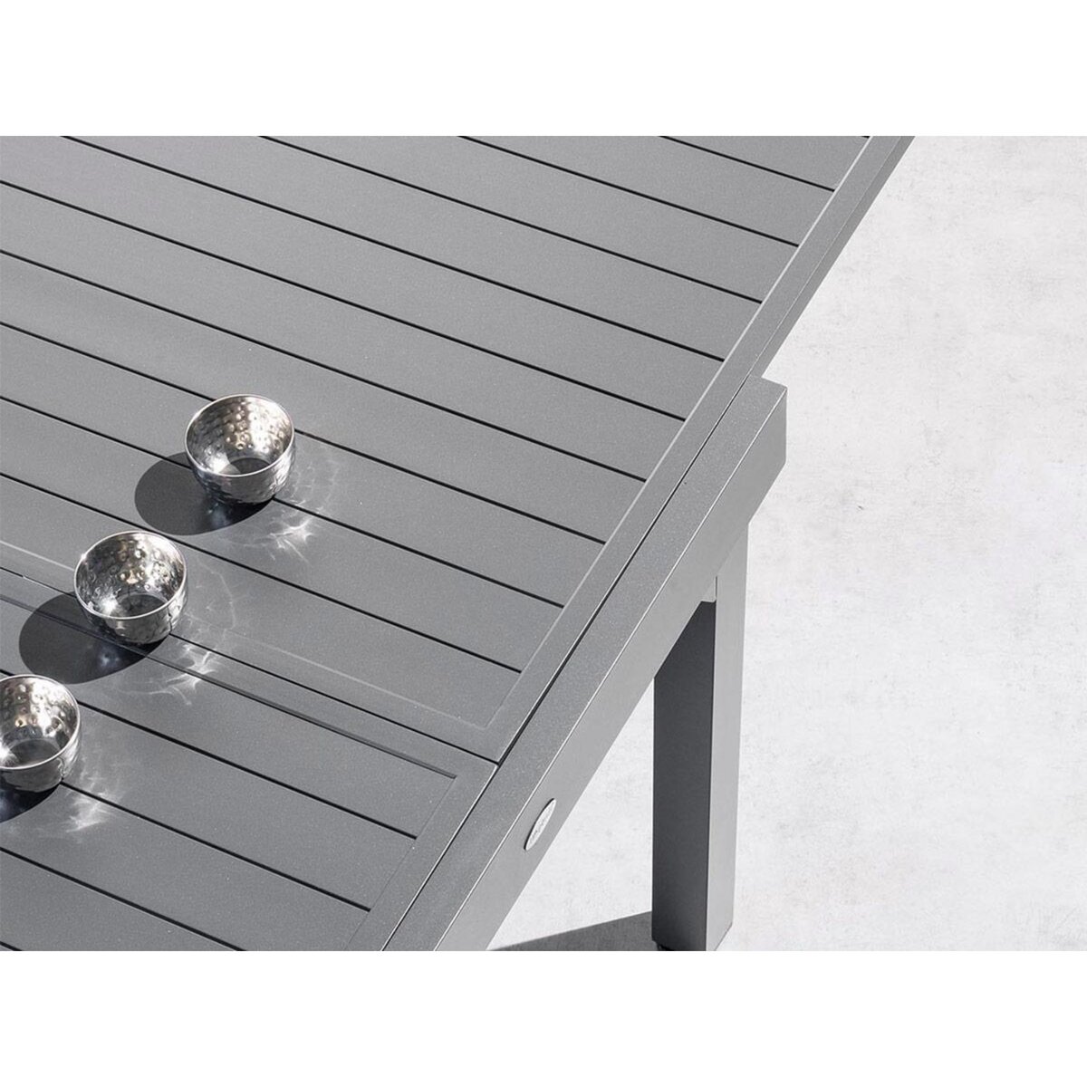 HESPERIDE Table extensible carrée alu Piazza 4/8 places Graphite - Hespéride