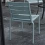 Voir la diapositive 5 : OUTSUNNY Lot de 4 chaises de jardin empilables avec assise et dossier à lattes gris