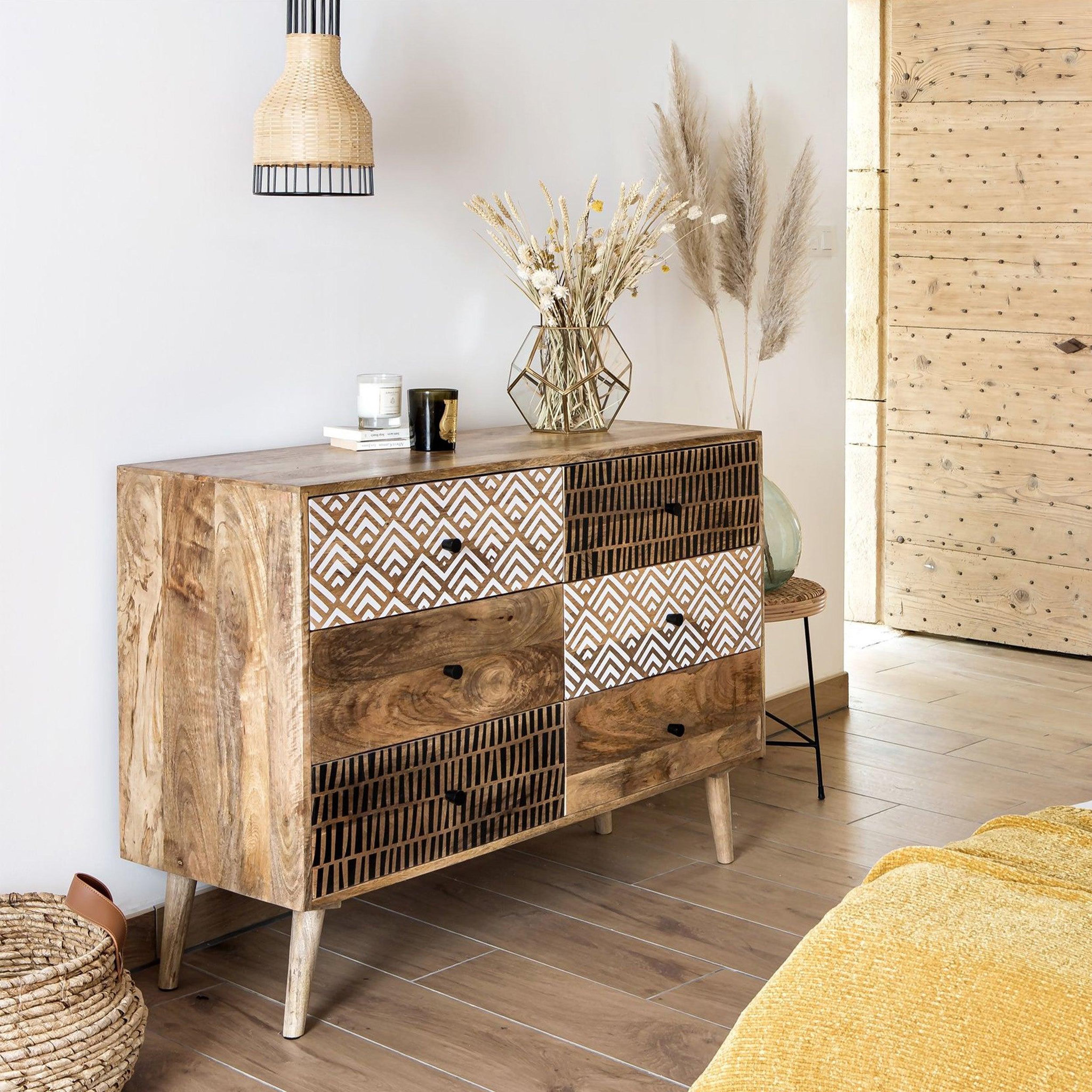 Voir la diapositive 5 : MAISON PAVANE Commode en bois 6 tiroirs à motifs-tali