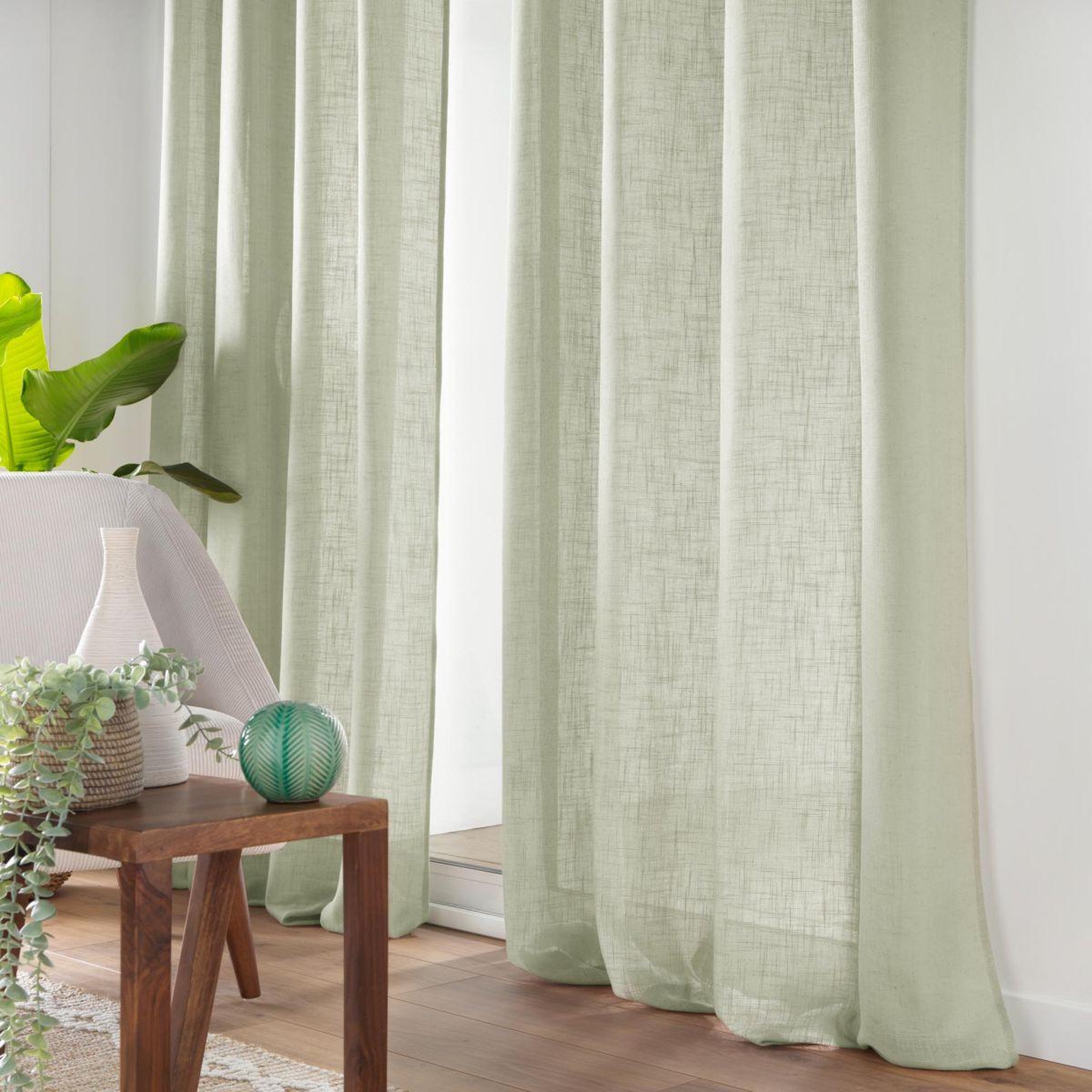 Voir la diapositive 4 : Douceur d'Intérieur Rideau voilage à œillets  cloris  140x280cm sauge