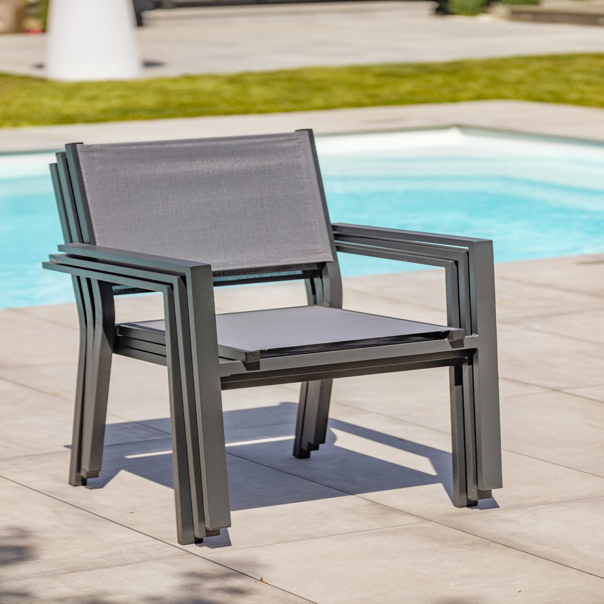 Voir la diapositive 5 : DCB GARDEN Ensemble repas en aluminium et plateau verre (6 places)