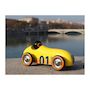 Voir la diapositive 2 : Vilac Voiture en bois Old sport Compet - Jaune