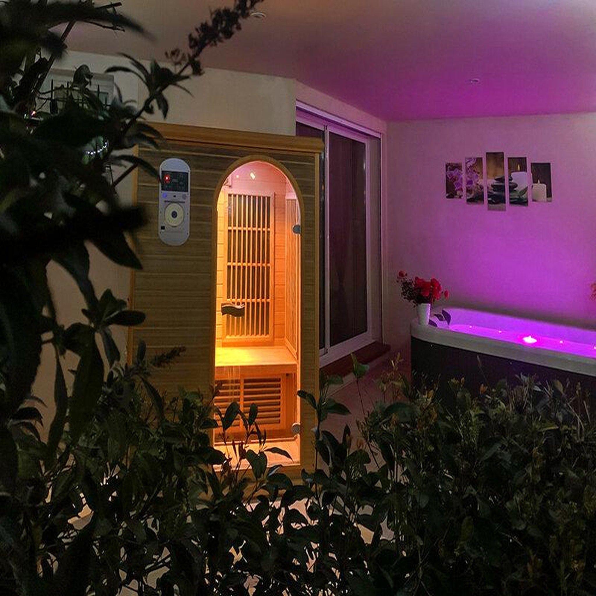 Voir la diapositive 3 : Smartbox 2 jours relaxants et insolites dans une roulotte en provence avec accès au spa - coffret cadeau séjour