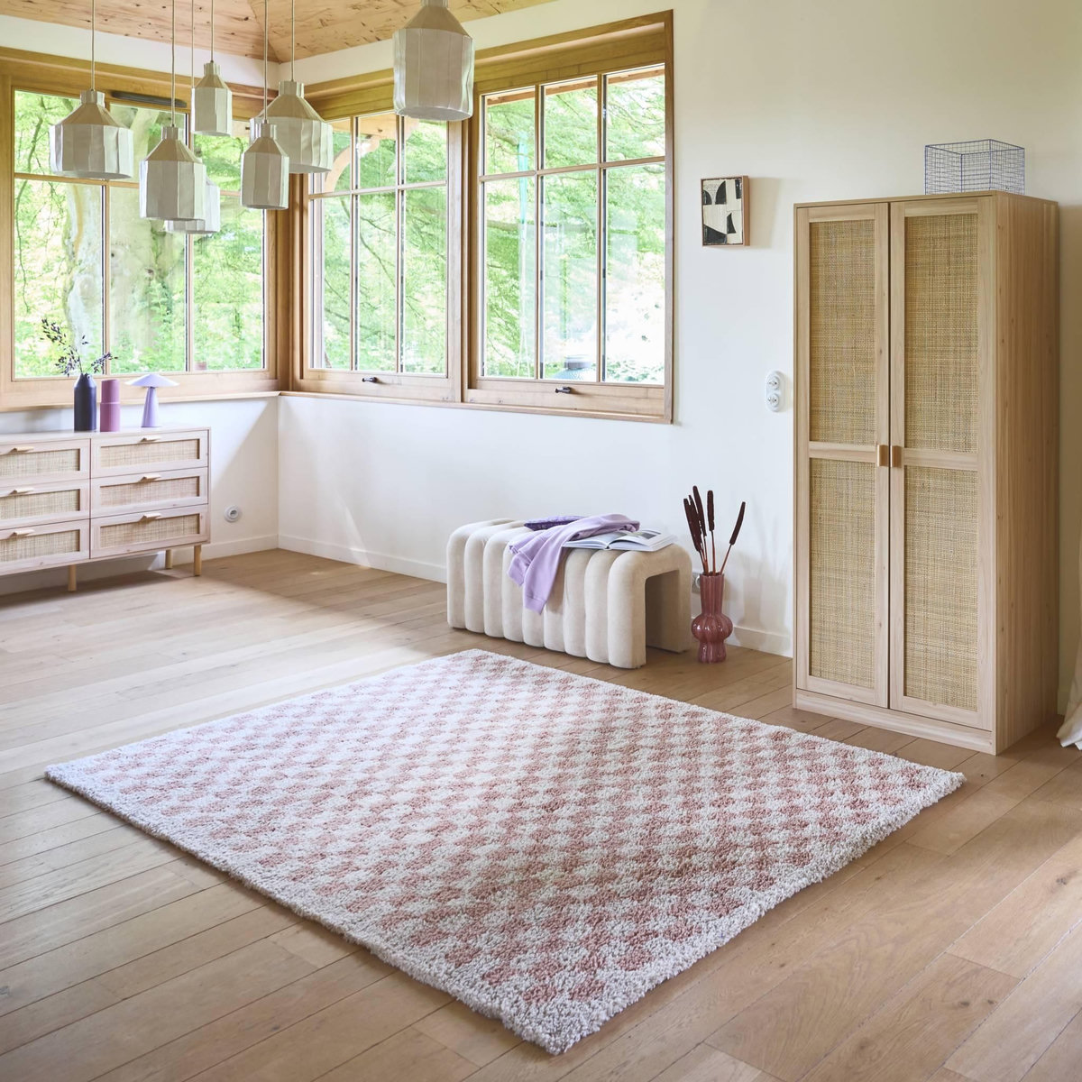 SWEEEK Tapis intérieur shaggy poils longs damier vieux rose et crème