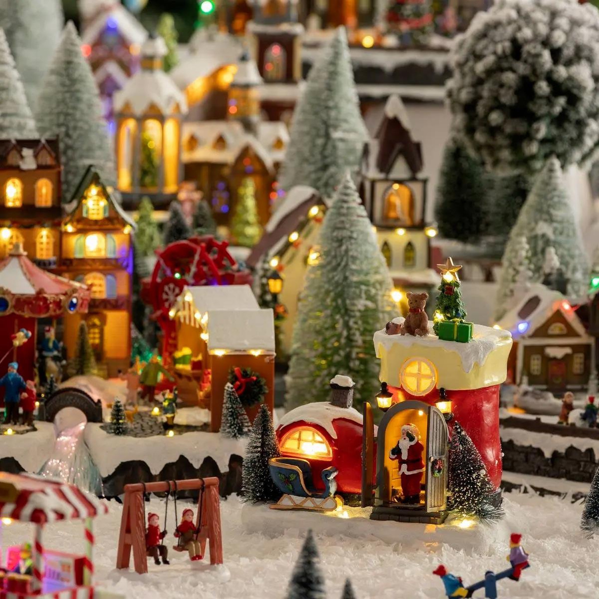 Voir la diapositive 5 : ATMOSPHERA Village de Noël avec illuminations Atmosphera Morn