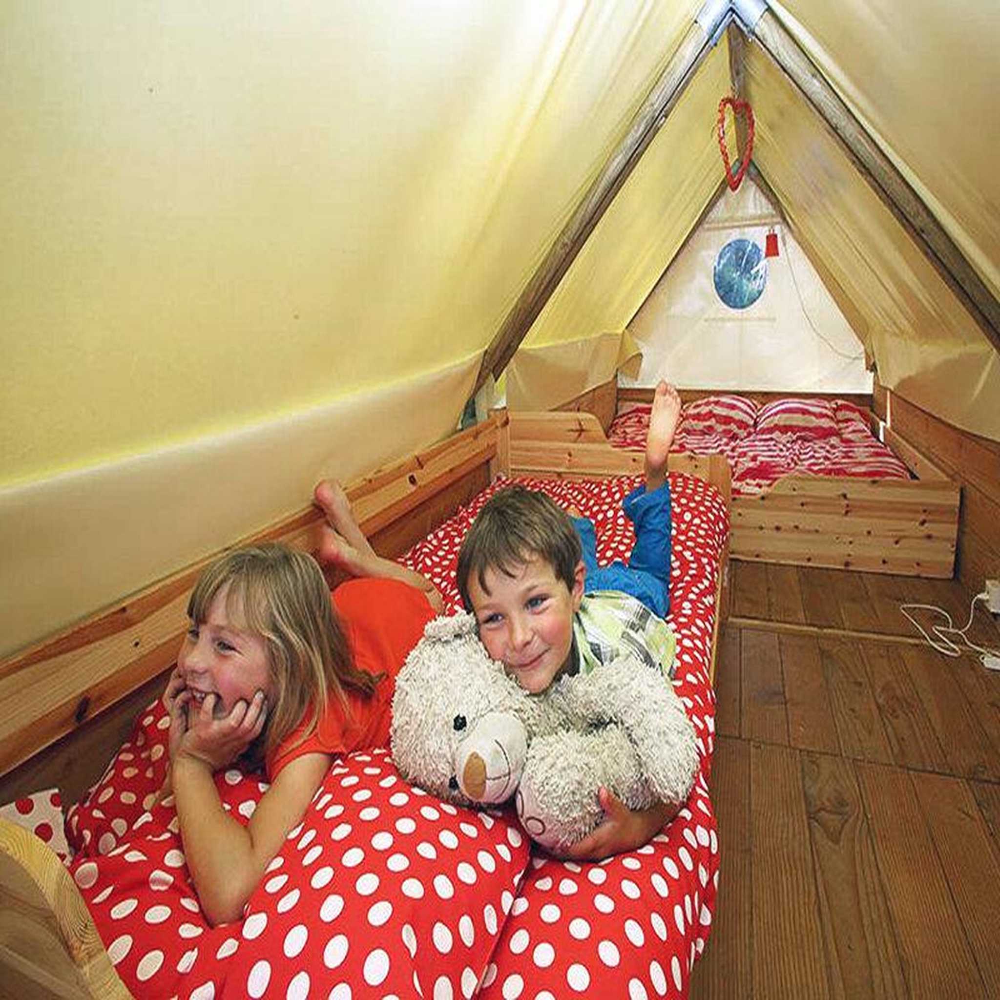 Voir la diapositive 3 : Smartbox Séjour insolite en famille : 3 jours en tente perchée près d'abbeville - coffret cadeau séjour