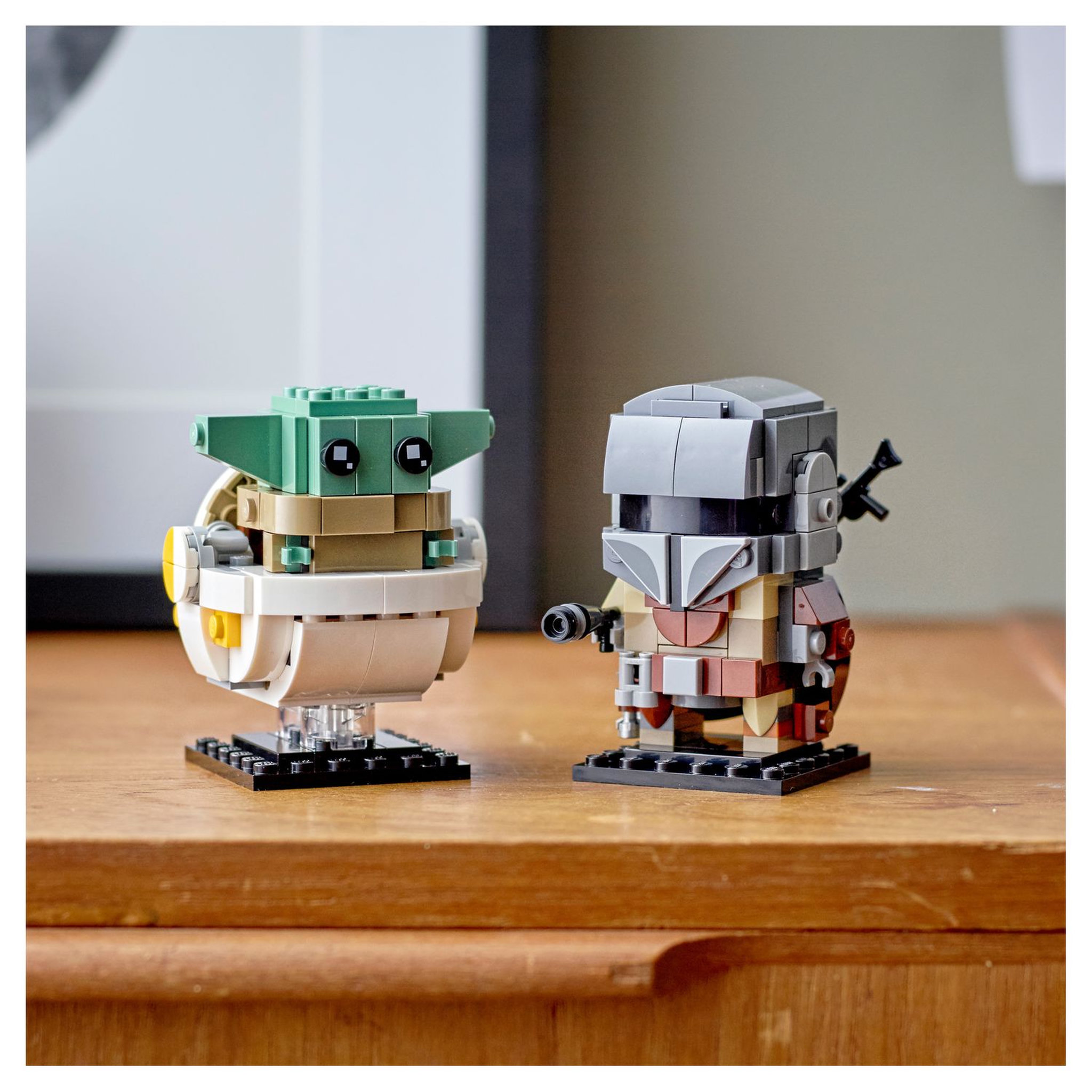 Voir la diapositive 9 : LEGO Star Wars 75317 - Le Mandalorien et l'Enfant, Ensemble de Construction, Modèle à Collectionner, Idée Cadeau 