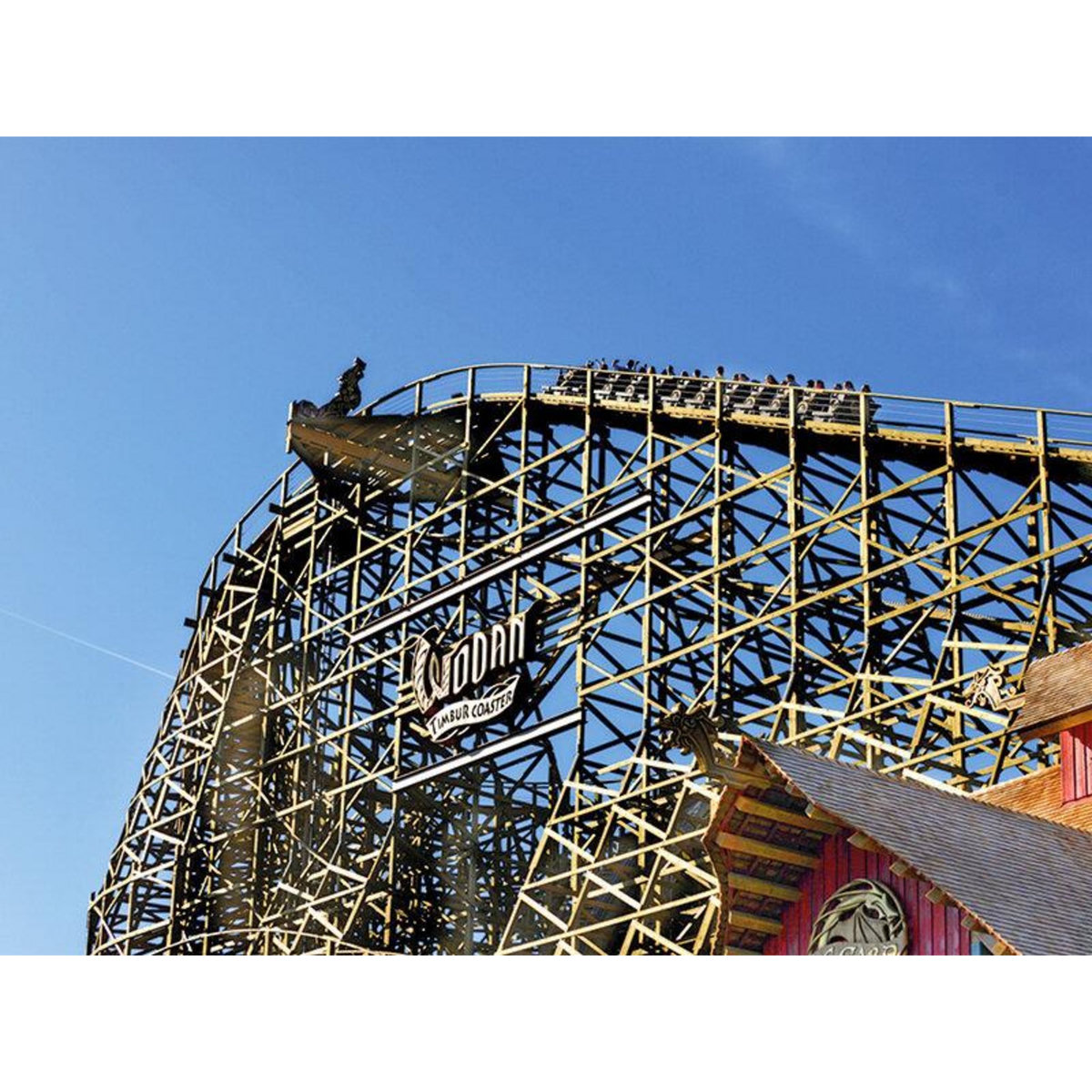 Smartbox Europa-Park 2025 en famille : 1 entrée adulte et 1 entrée enfant pour une journée en basse saison - Coffret Cadeau Sport & Aventure