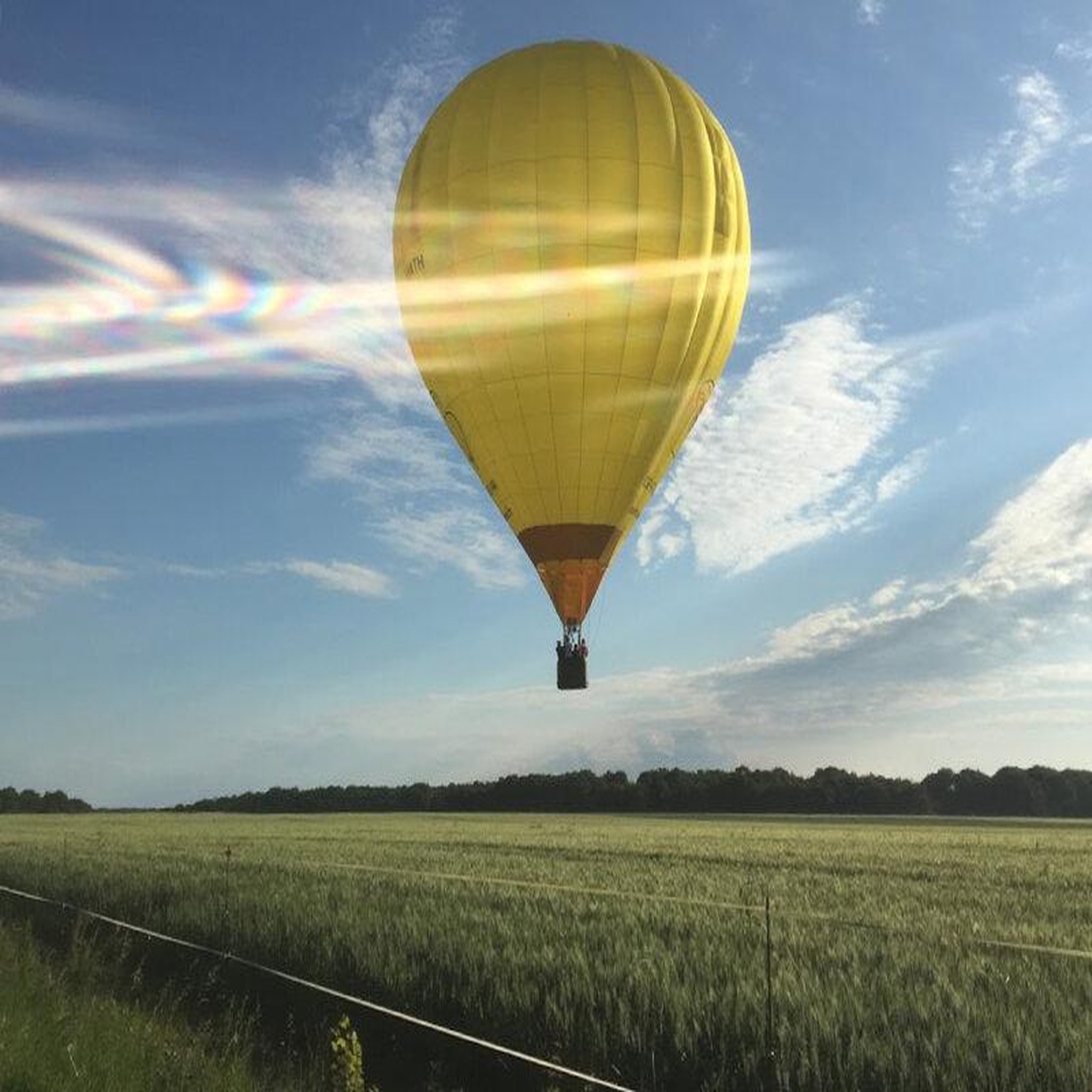 Voir la diapositive 3 : Smartbox Vol en montgolfière pour 2 personnes au-dessus du château du Lude - Coffret Cadeau Sport & Aventure