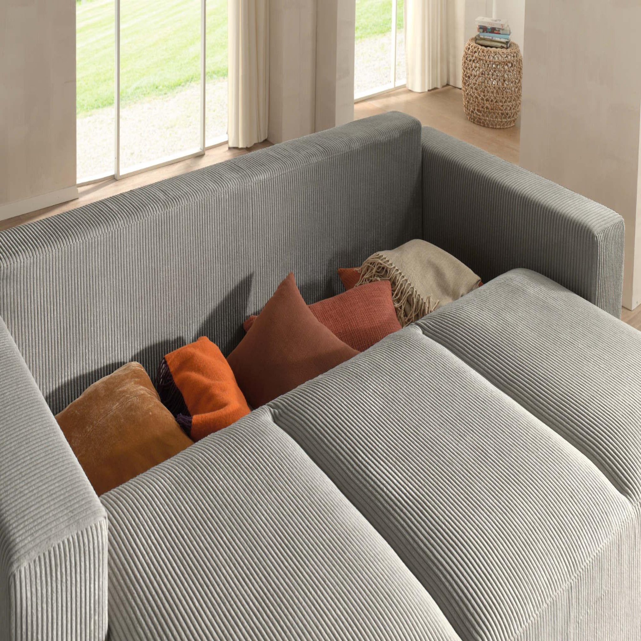 Voir la diapositive 4 : LISA DESIGN Livy - canapé droit convertible - avec coffre - en velours côtelé - 3 places