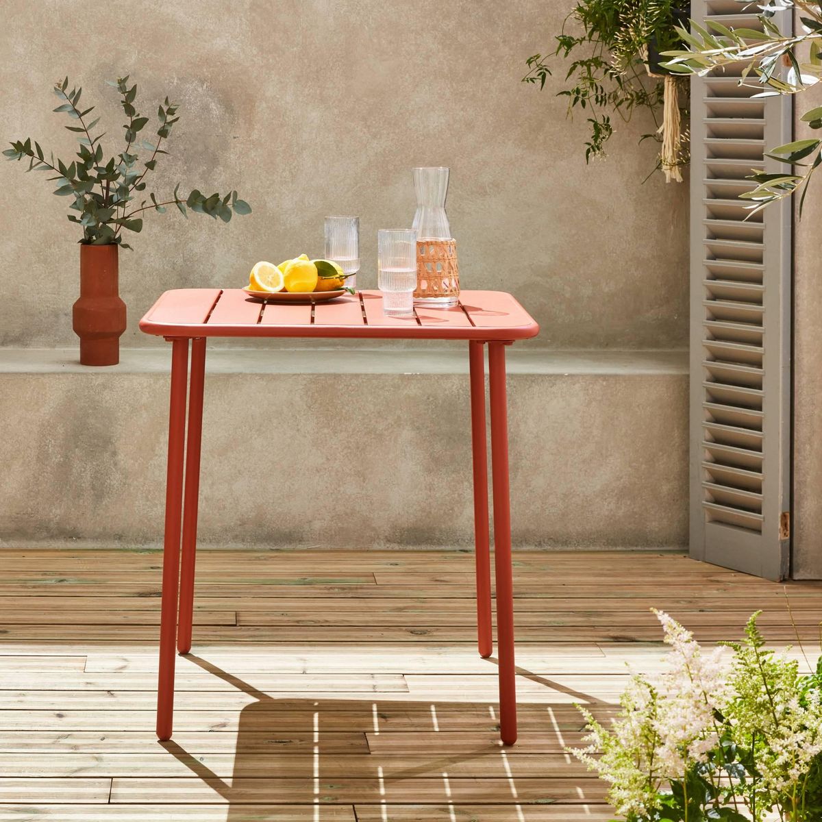 SWEEEK Table de jardin métal 2 places, Amelia 70 x 70cm