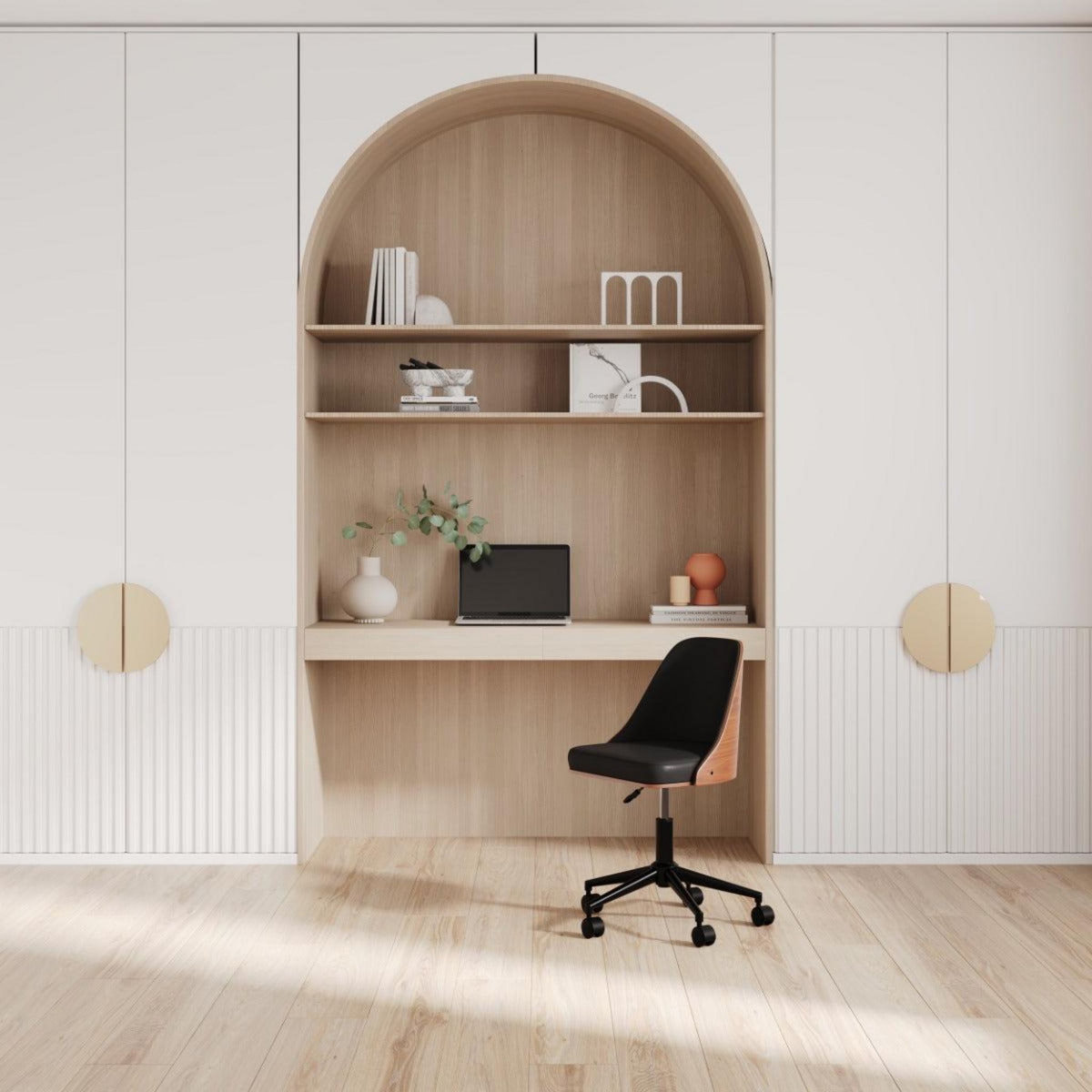 Rendez vous déco Chaise de bureau pivotante sur roulettes en bois foncé et PU noir - Georges