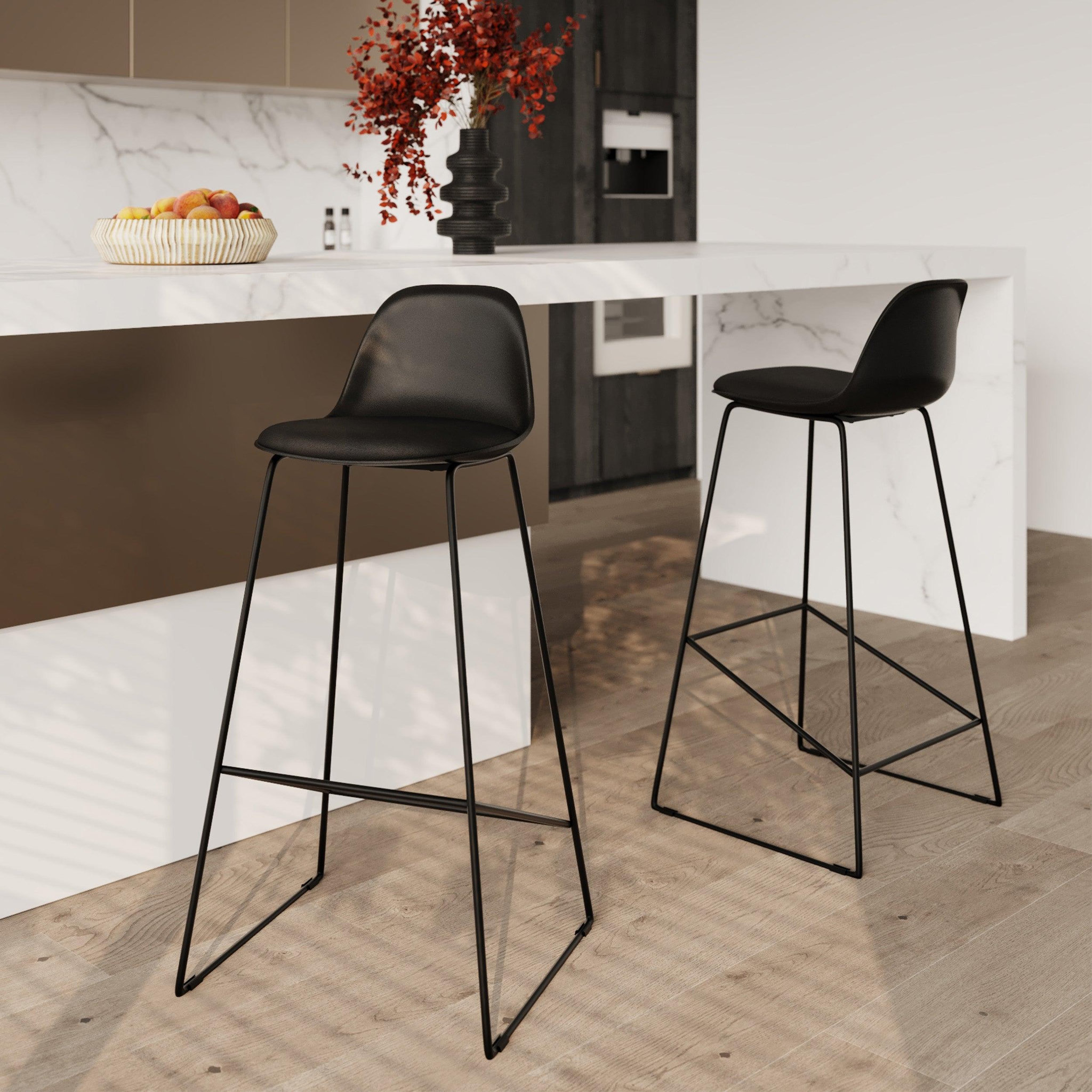 Voir la diapositive 2 : MAISON PAVANE Lot de 2 chaises de bar noires 75 cm-leni