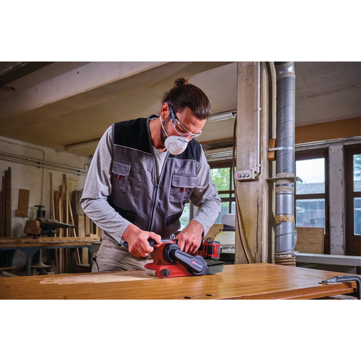 Einhell Ponceuse à bande sans fil TP-BS 18/457 Li BL - Solo - 250 m/min - sans batterie