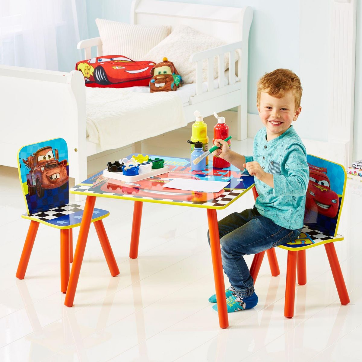 CARS Disney Cars - Ensemble table et 2 chaises pour enfants