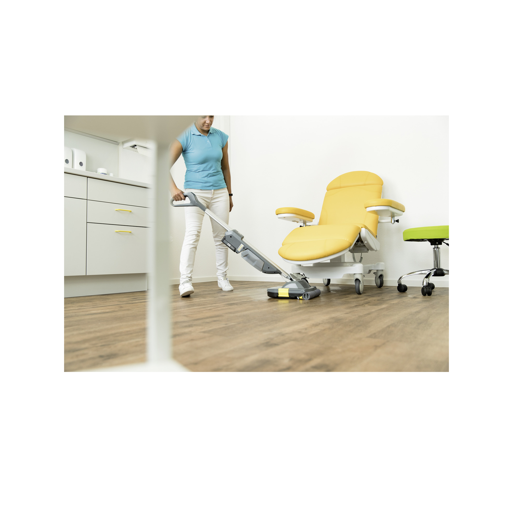 Voir la diapositive 6 : KARCHER Balayeuse à batterie br 30/1 c bp 70w sans batterie