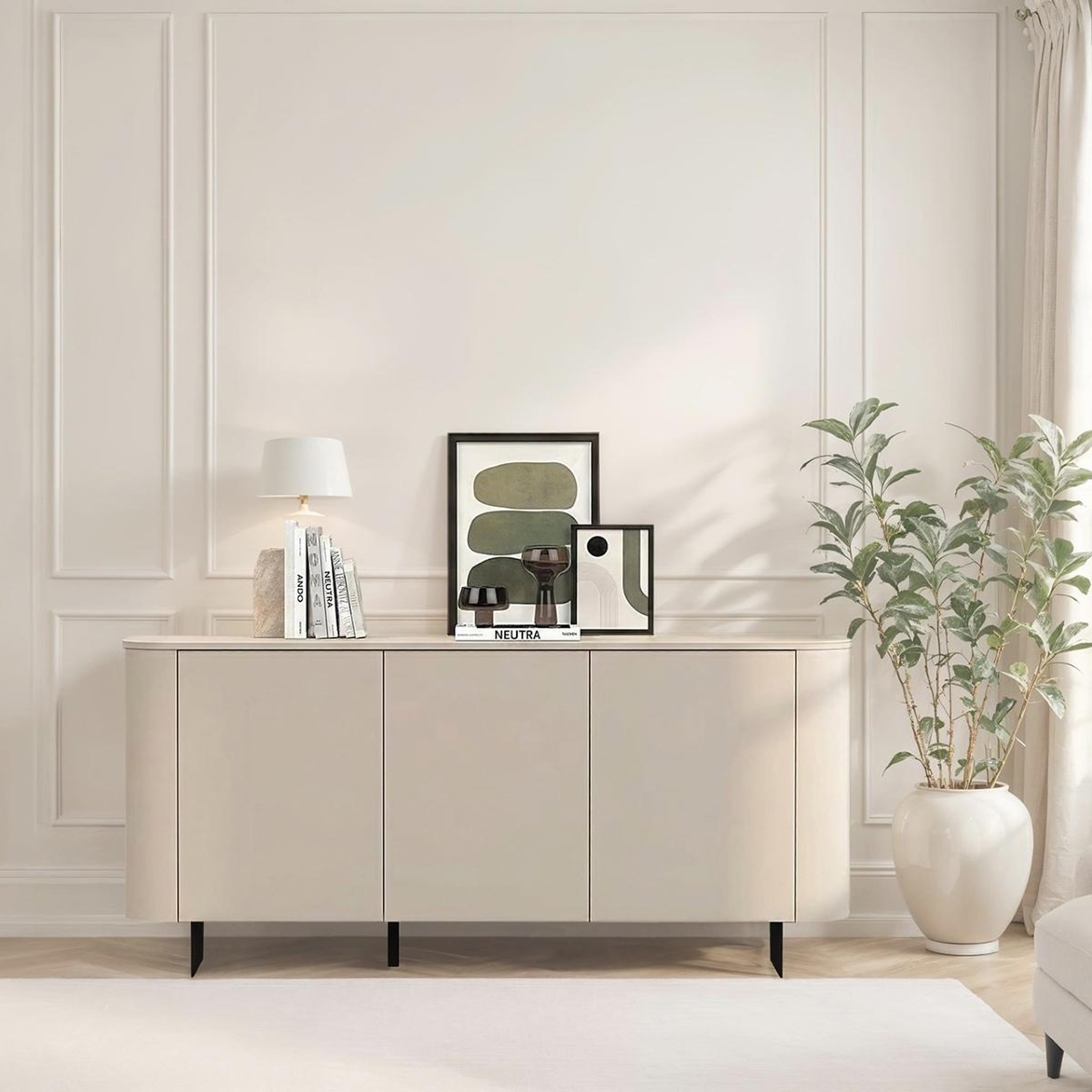 Voir la diapositive 2 : JLC KREATION Buffet bas arrondi 3 portes beige cachemire 180cm isabela
