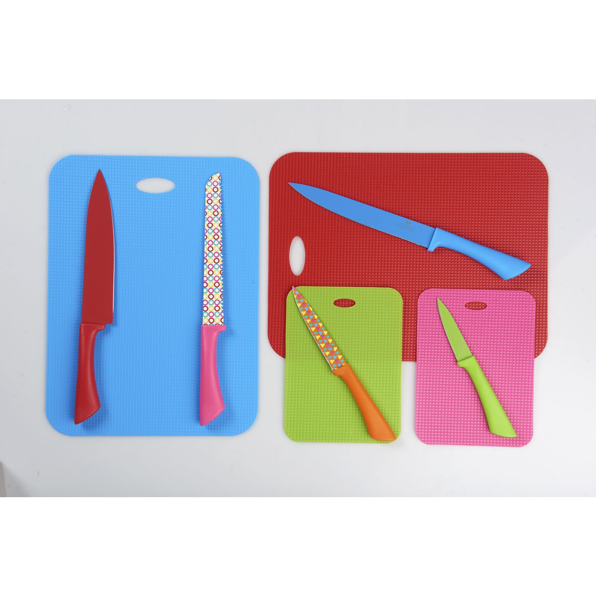 Set de découpe : 5 couteaux avec protection + 4 planches