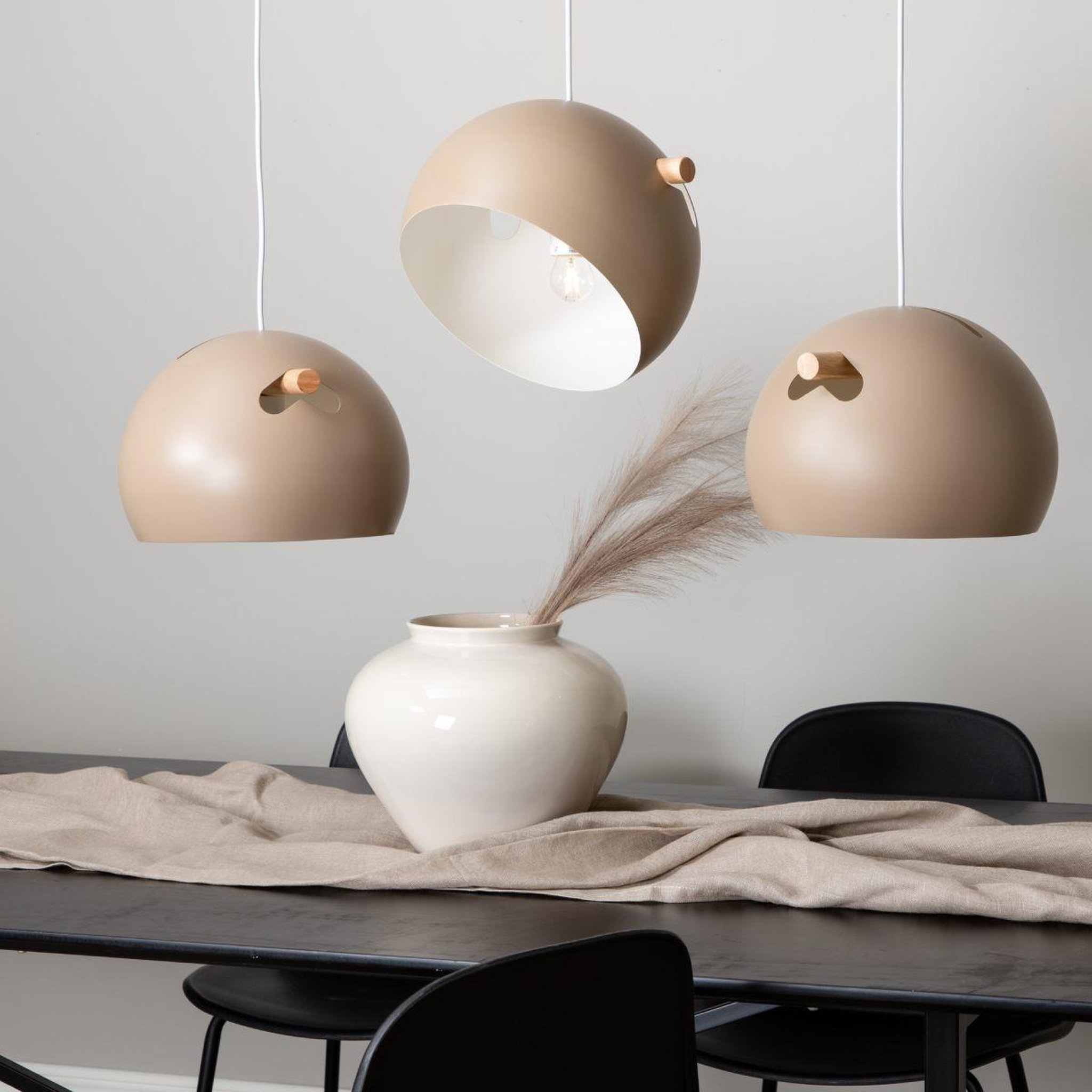 Voir la diapositive 6 : Paris Prix Lampe suspension design 3 lampes  tubbie  73cm marron
