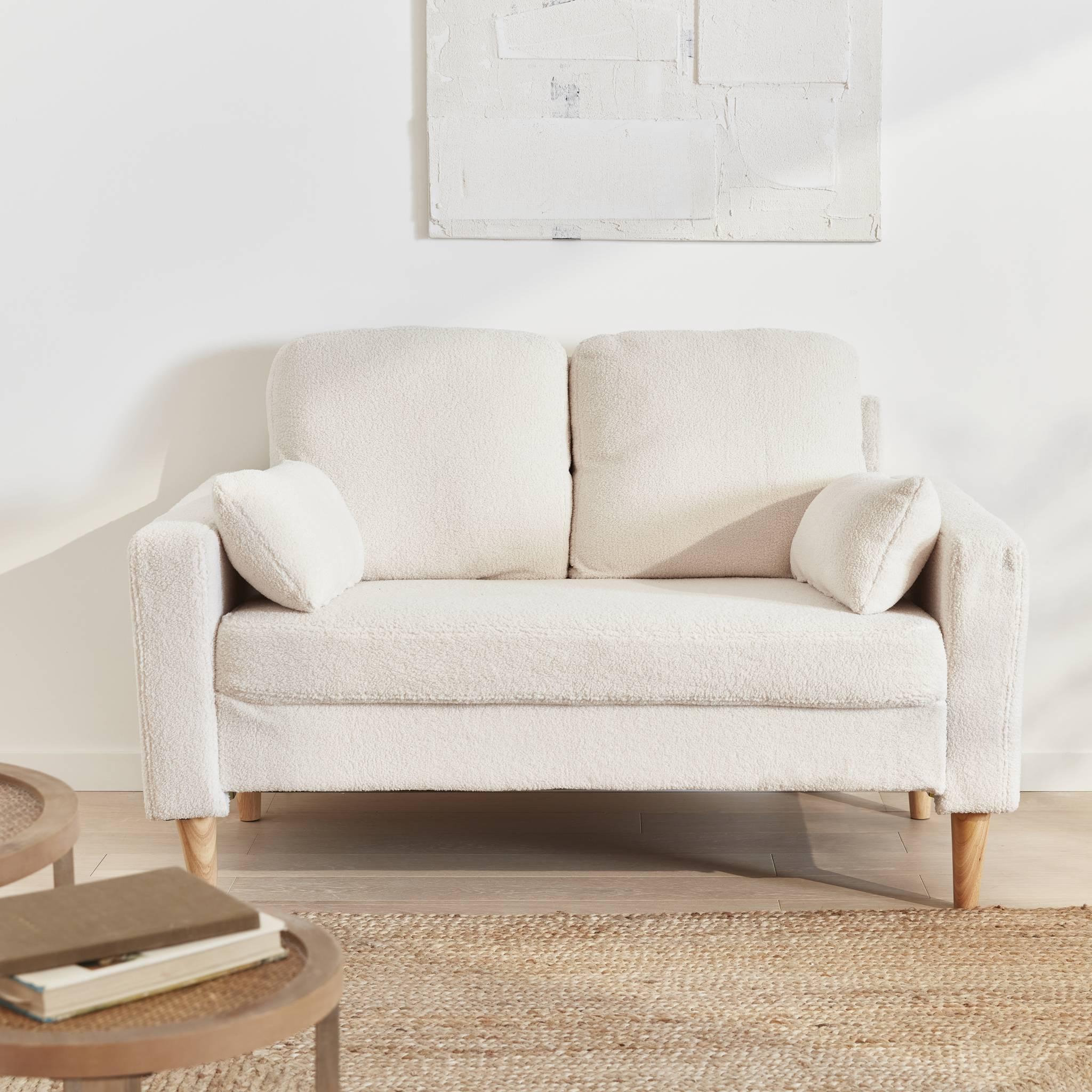 Voir la diapositive 2 : SWEEEK Canapé à bouclettes blanc cassé - Bjorn - Canapé 2 places fixe droit pieds bois. style scandinave