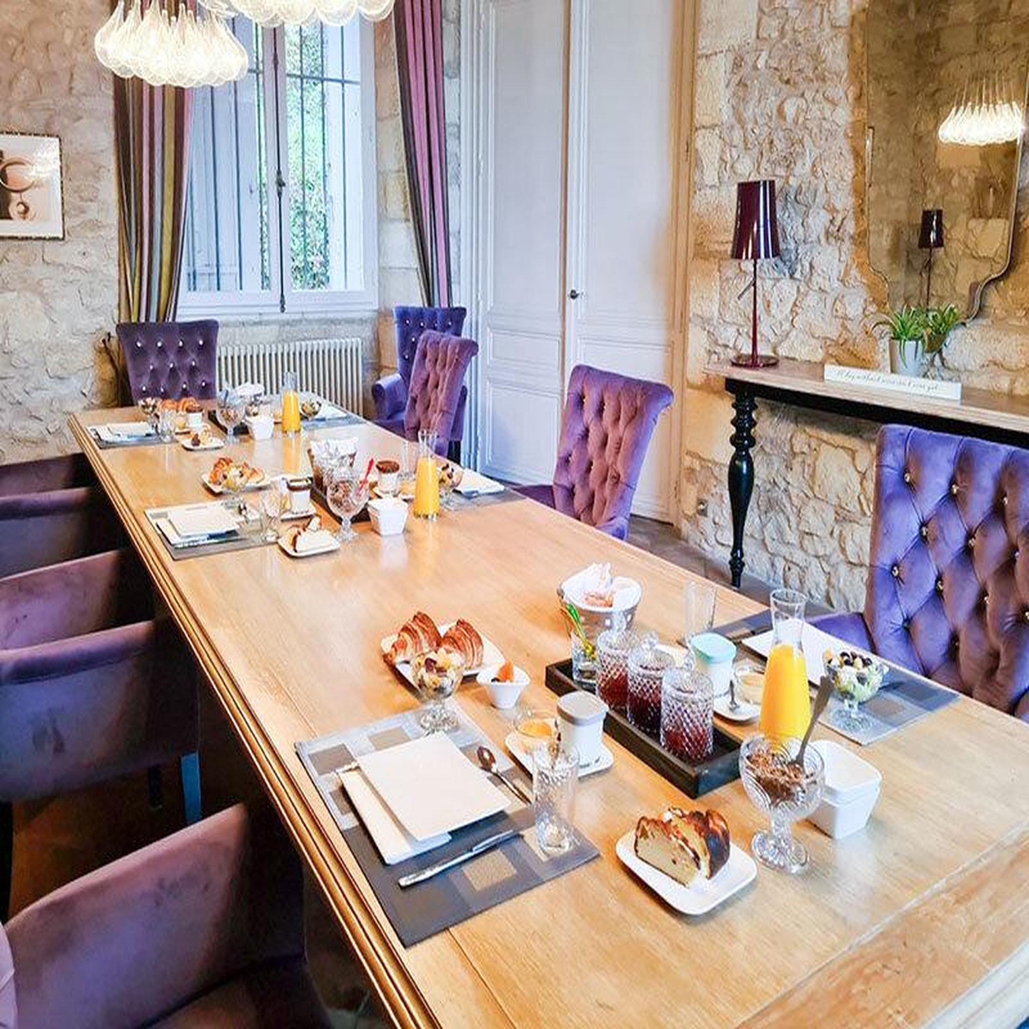 Voir la diapositive 3 : Smartbox Séjour de 2 jours en château près de Saint-Émilion - Coffret Cadeau Séjour
