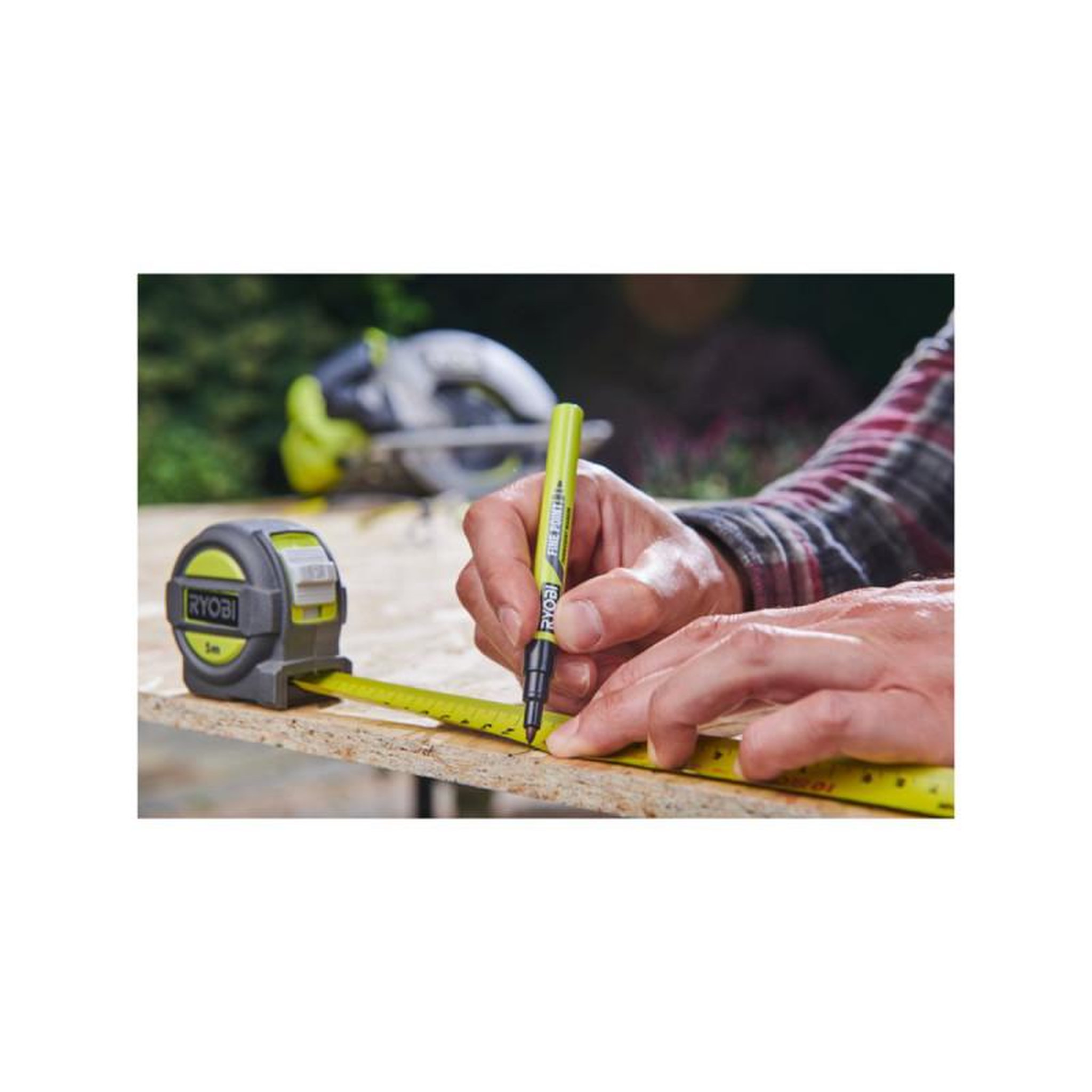 Voir la diapositive 3 : Ryobi Mètre ruban RYOBI - 8m - RTM8M