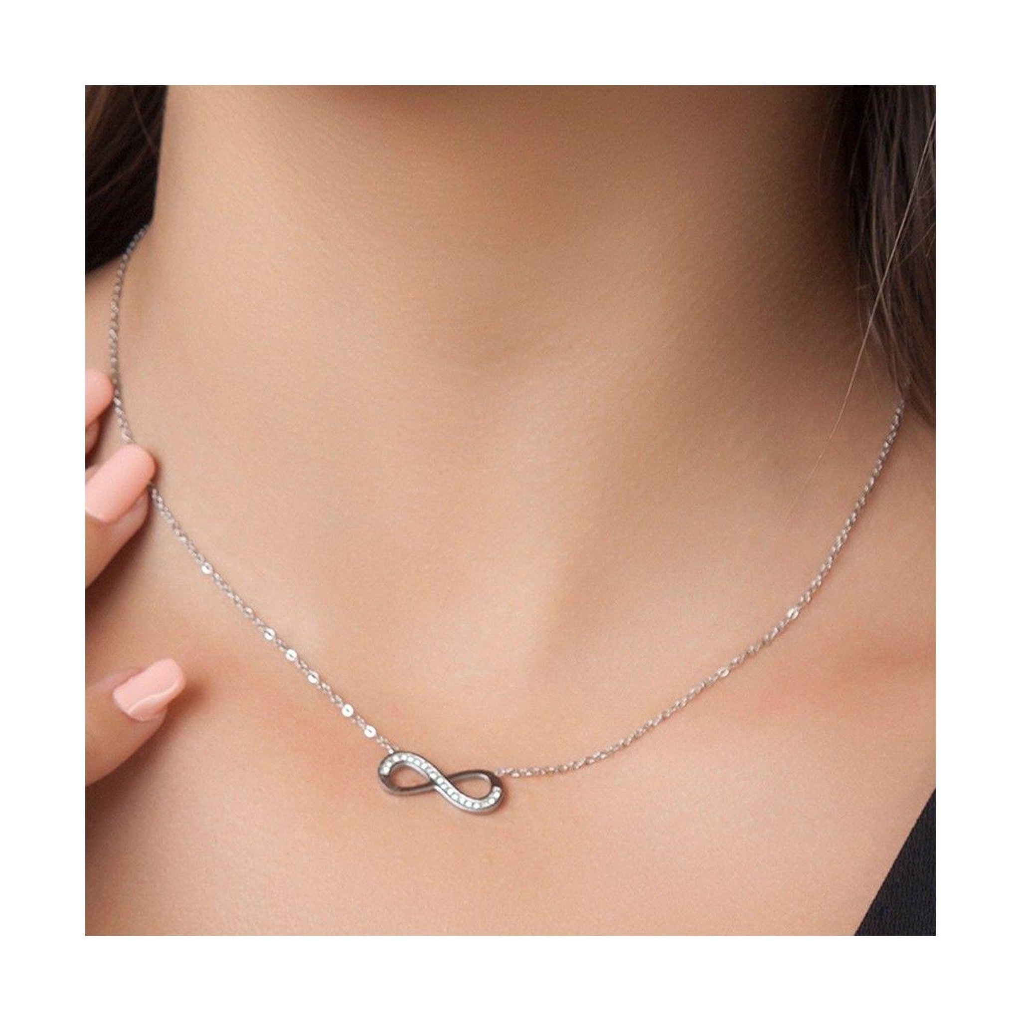 Voir la diapositive 2 : SC CRYSTAL Collier infini SC Crystal orné de Cristaux scintillants