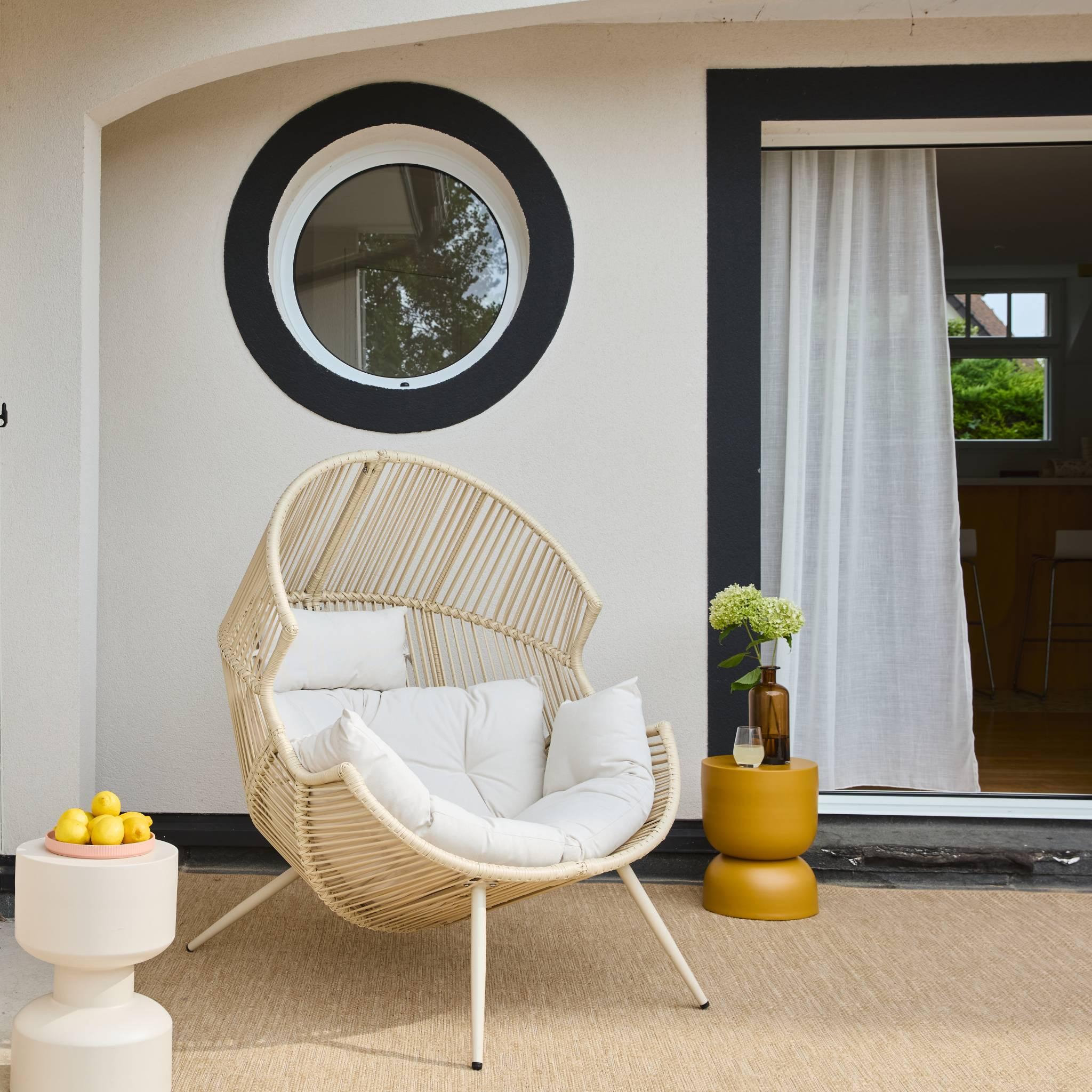 Voir la diapositive 2 : SWEEEK Fauteuil oeuf de jardin acier et résine beige - Salenza
