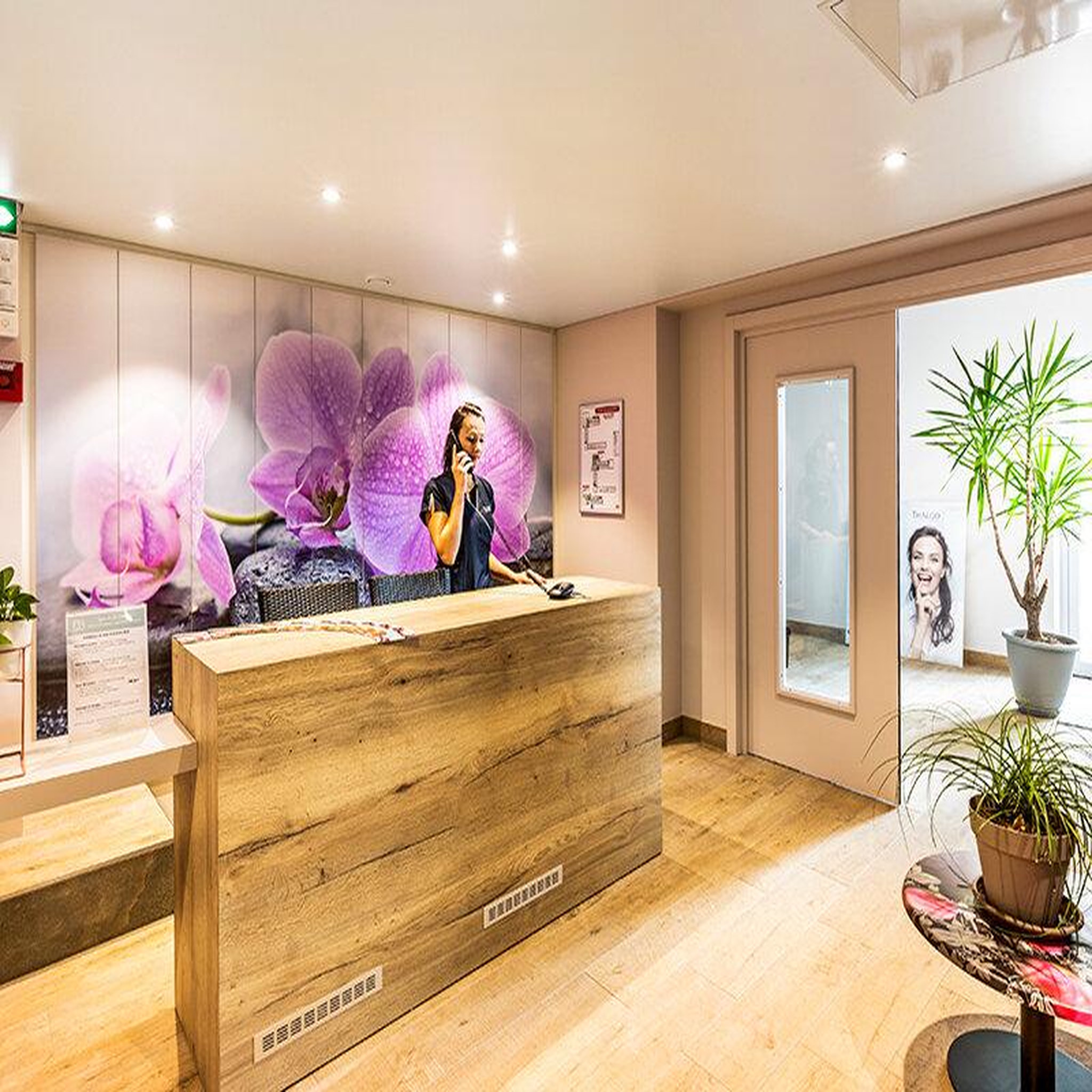 Voir la diapositive 4 : Smartbox Pause relaxante en duo : 20 min de massage et 20 min de balnéothérapie près de colmar - coffret cadeau bien-être