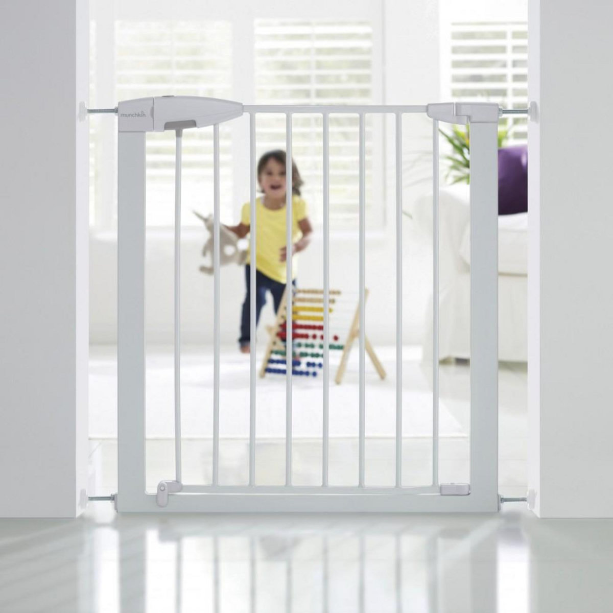 MUNCHKIN Barrière de sécurité enfant MUNCHKIN portillon semi-auto métal blanc, L.73 /79cm