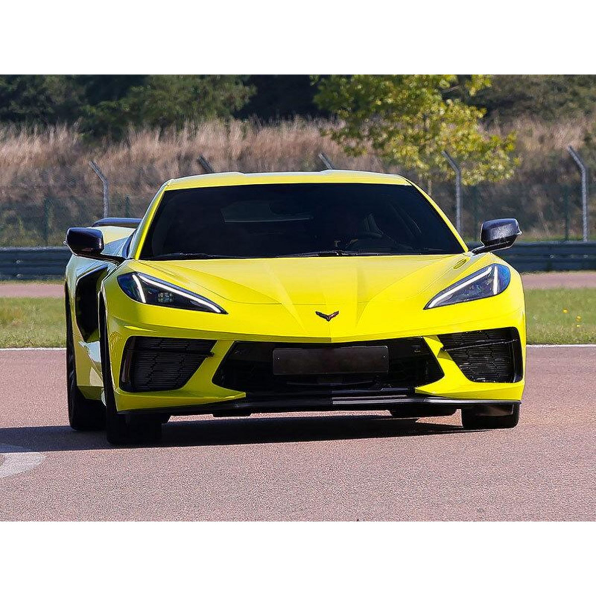 Smartbox Stage de pilotage : 3 tours sur le circuit de Saint-Laurent-de-Mure en Corvette C8 - Coffret Cadeau Sport & Aventure