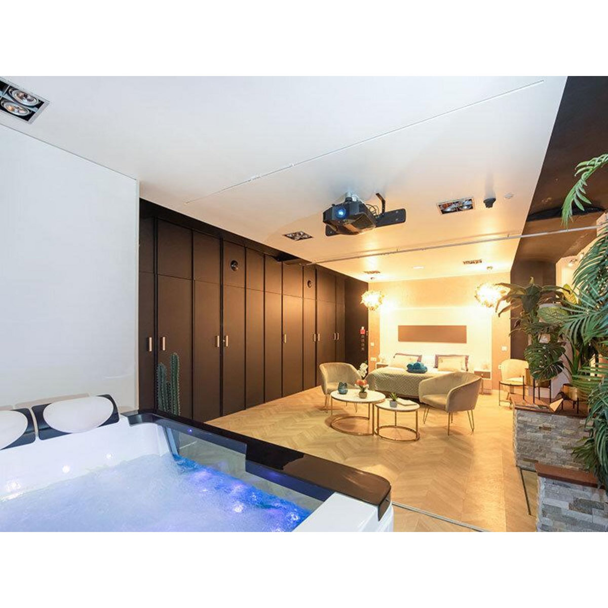 Smartbox 2 jours en suite avec bain bouillonnant privé et massage d'1h30 à Nîmes - Coffret Cadeau Séjour