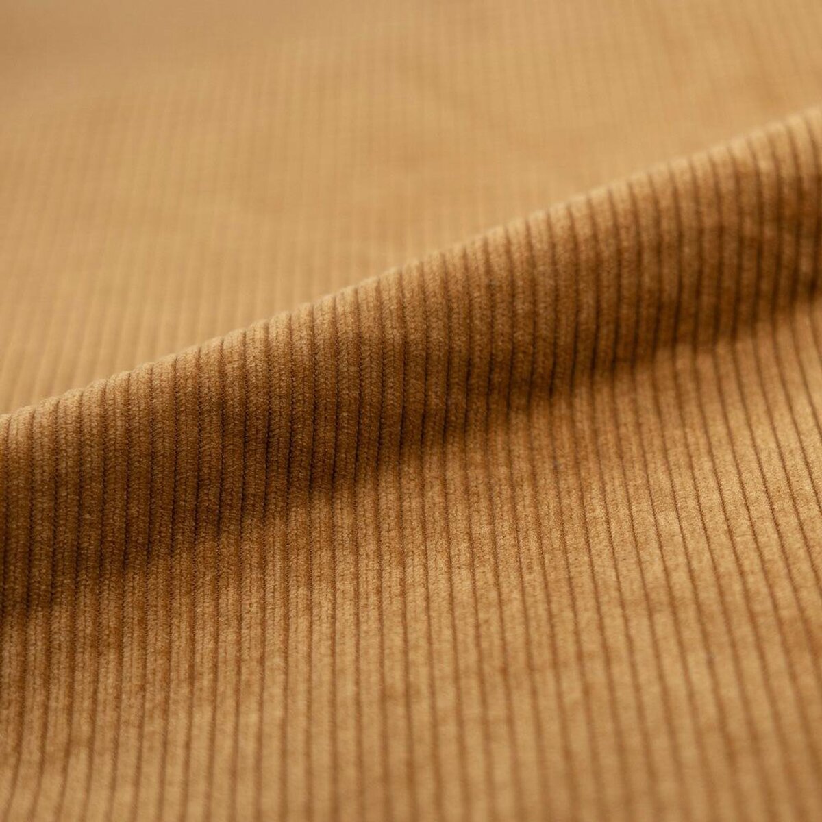 Rendez vous déco Lot de 2 chaises en velours côtelé vert kaki et dossier en noyer - Jade