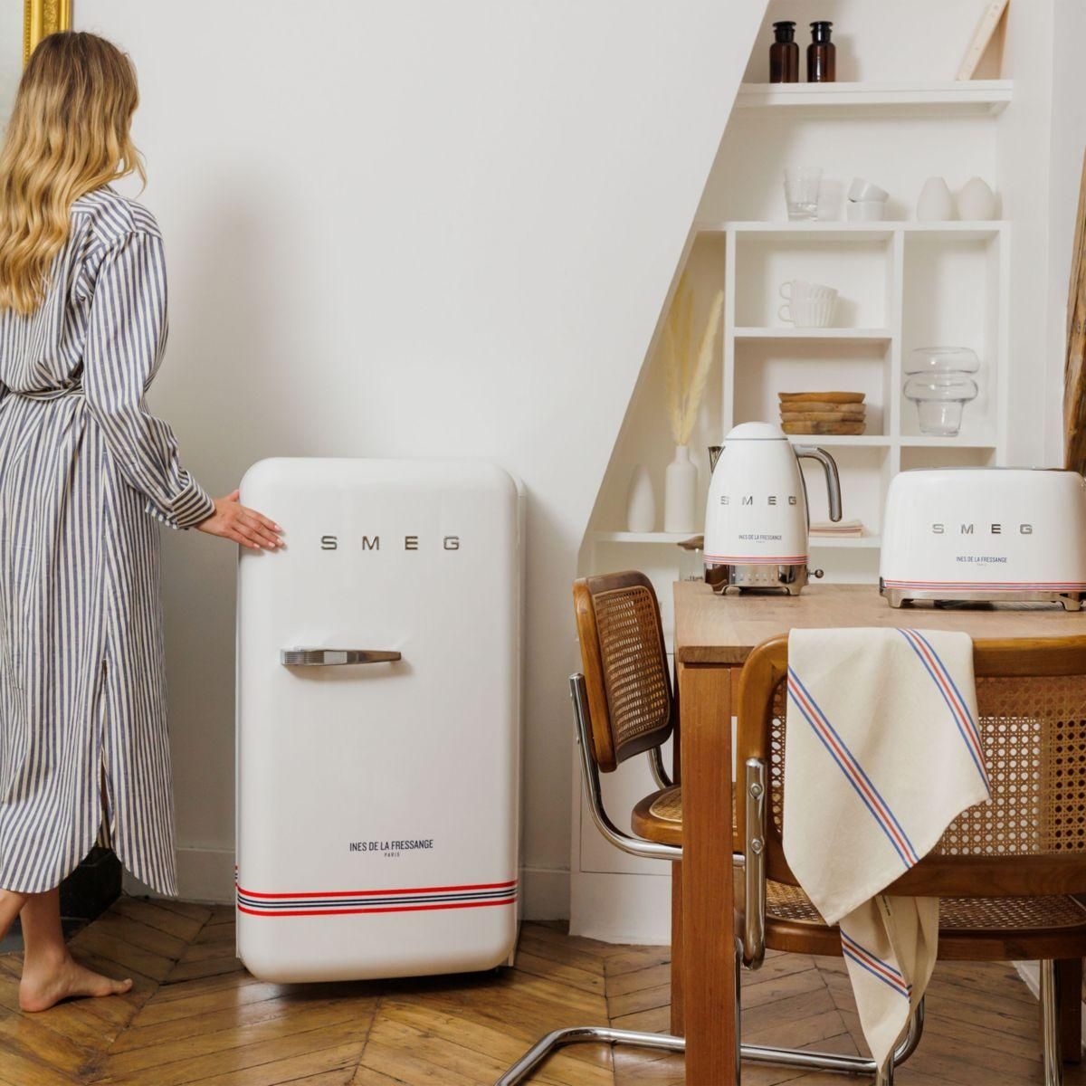 SMEG Bouilloire électrique 1.7l 2400w blanc - KLF04IDFEU