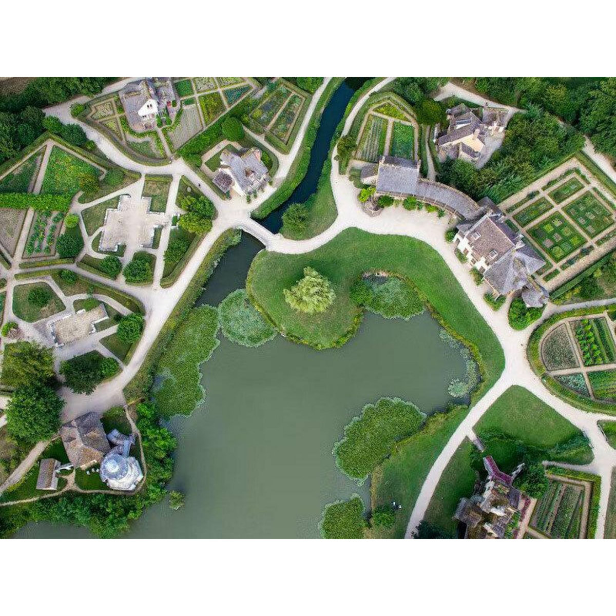 Smartbox Visite des Trianons et du Hameau de la Reine au château de Versailles - Coffret Cadeau Sport & Aventure