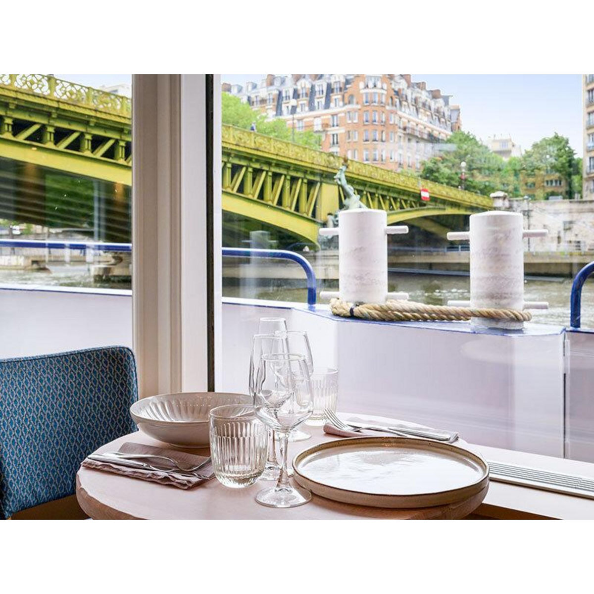 Smartbox Croisière sur la Seine : 1h45 avec dîner à bord du Capitaine Fracasse - Coffret Cadeau Gastronomie