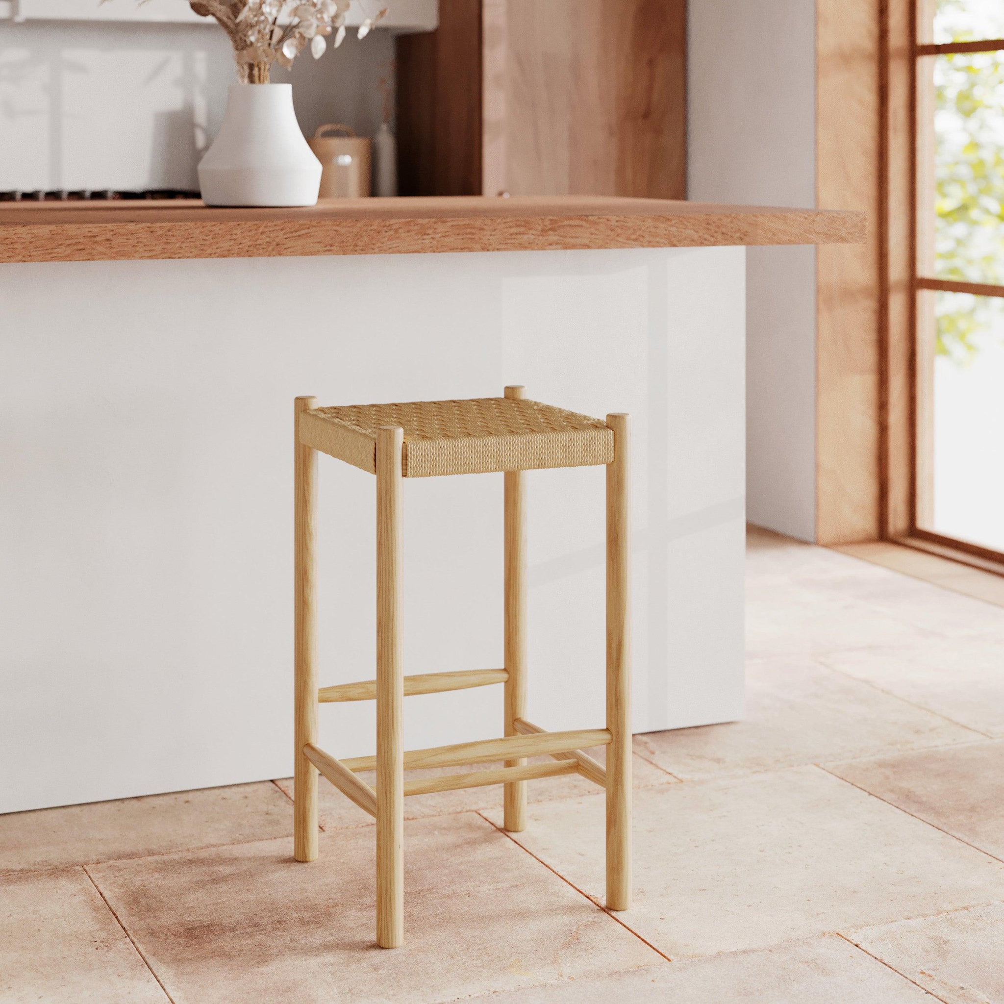 Voir la diapositive 2 : MAISON PAVANE Tabouret pour îlot central 65 cm en tressage et bois-Kepler