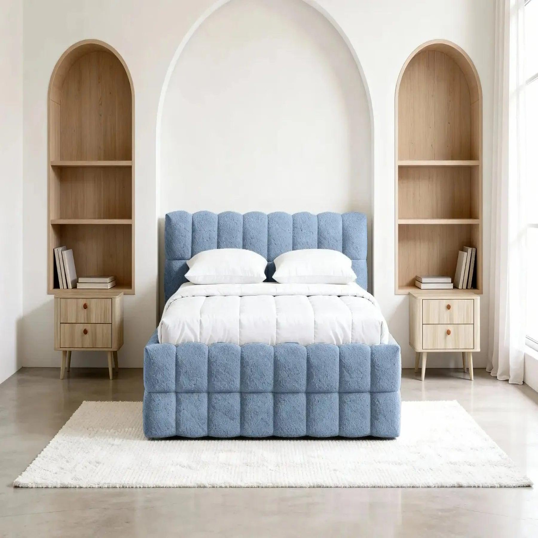 Voir la diapositive 3 : CASANOVA PARIS Voltaire - lit coffre tissu bouclette bleu