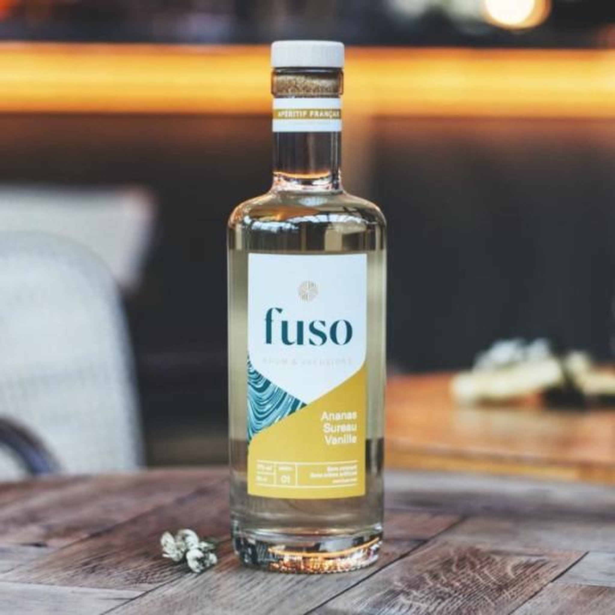 Voir la diapositive 2 : MARKET24 Fuso jaune (ananas, sureau, vanille) - liqueur apéritive a base de rhum - 17%vol - 50cl