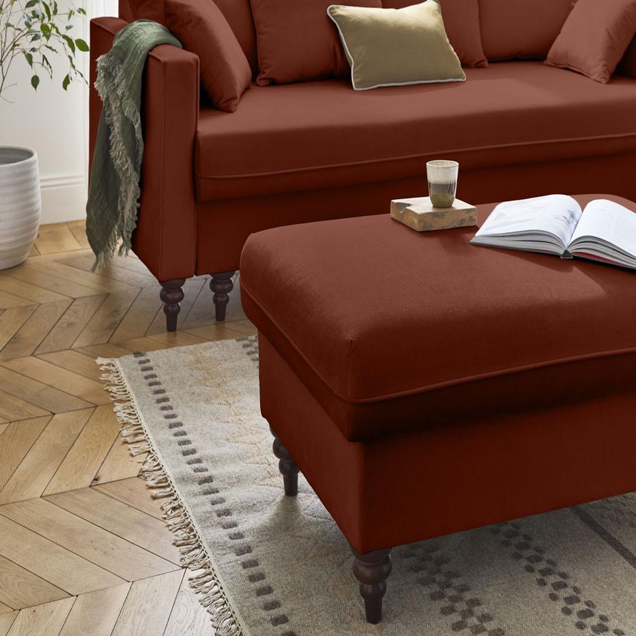 Voir la diapositive 2 : BEST MOBILIER Flamingo - canapé droit 3 places convertible en velours
