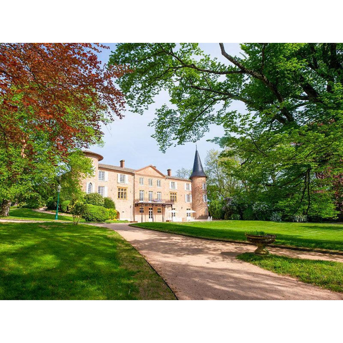 Smartbox Dégustation de 4 cuvées, balade et pique-nique pour 2 dans les jardins d'un château du Beaujolais - Coffret Cadeau Sport & Aventure