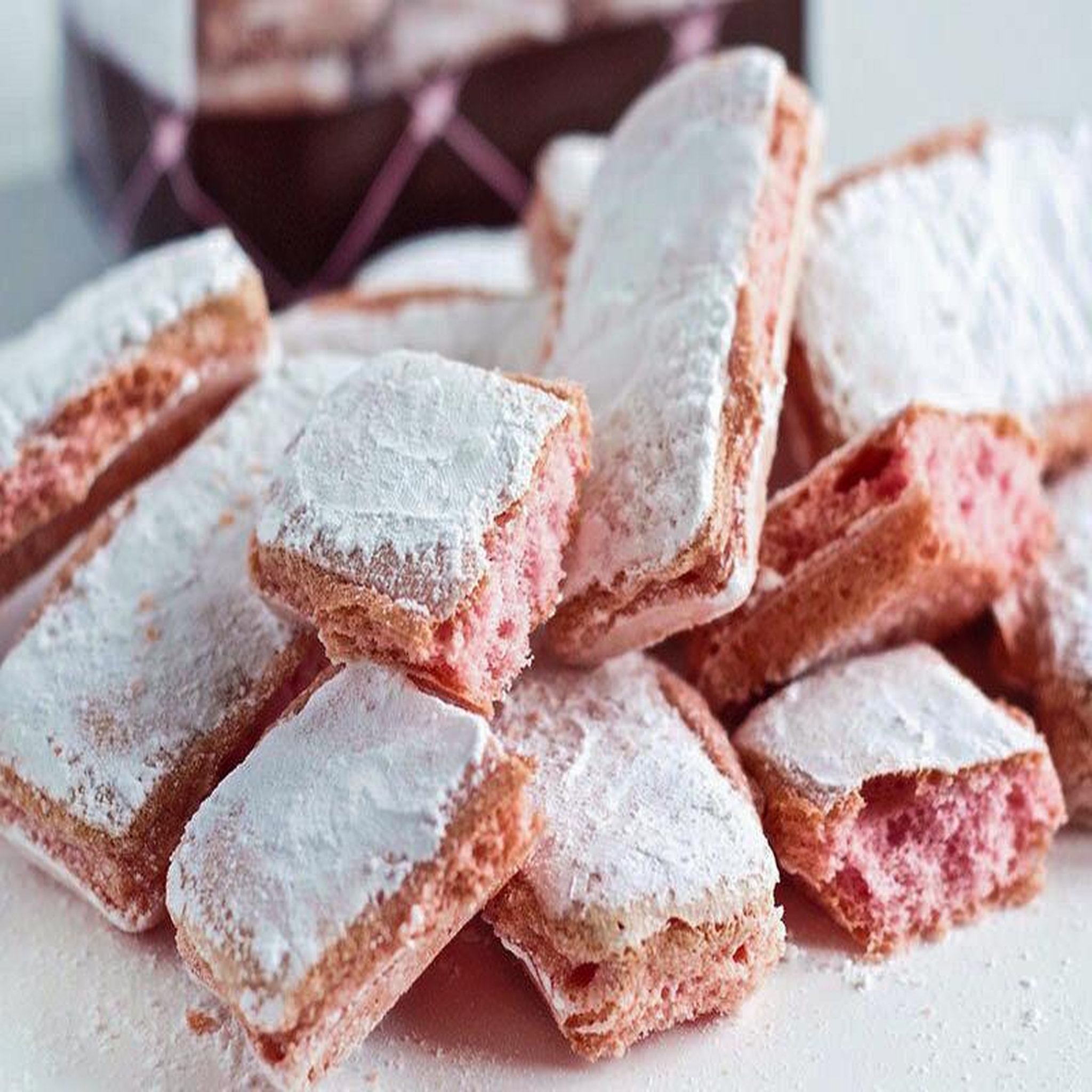 Voir la diapositive 3 : Smartbox Visite gourmande de Reims pour 2 avec dégustations - Coffret Cadeau Gastronomie